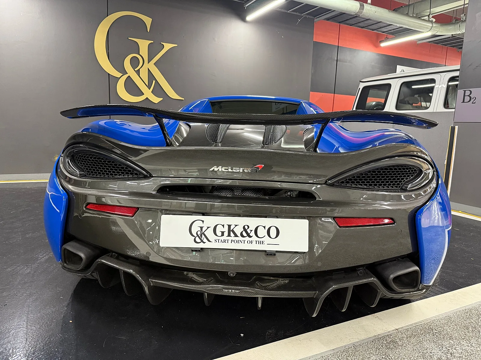 맥라렌 570S 스파이더 2018 파리스 블루 사진 4
