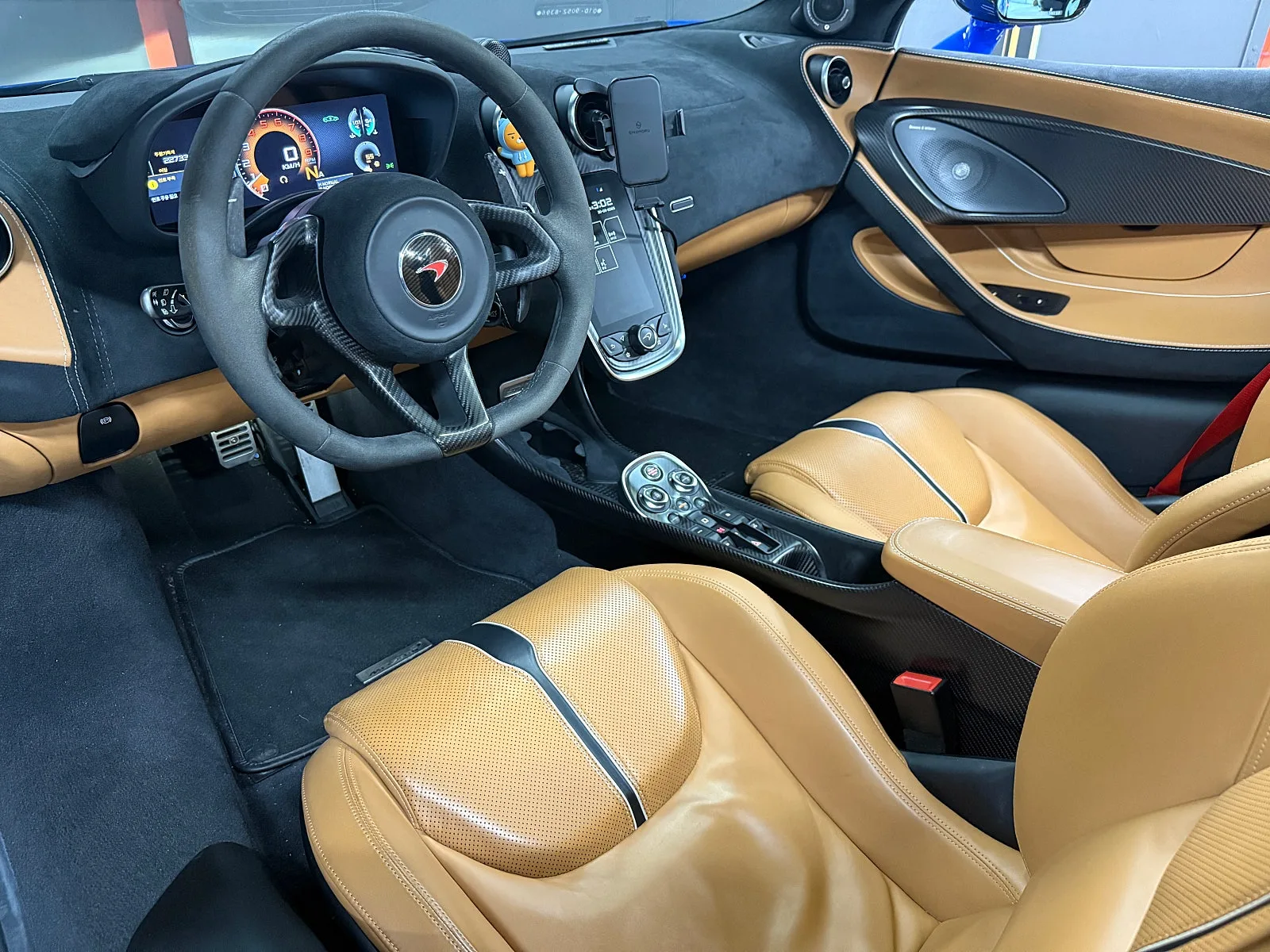 맥라렌 570S 스파이더 2018 파리스 블루 사진 8