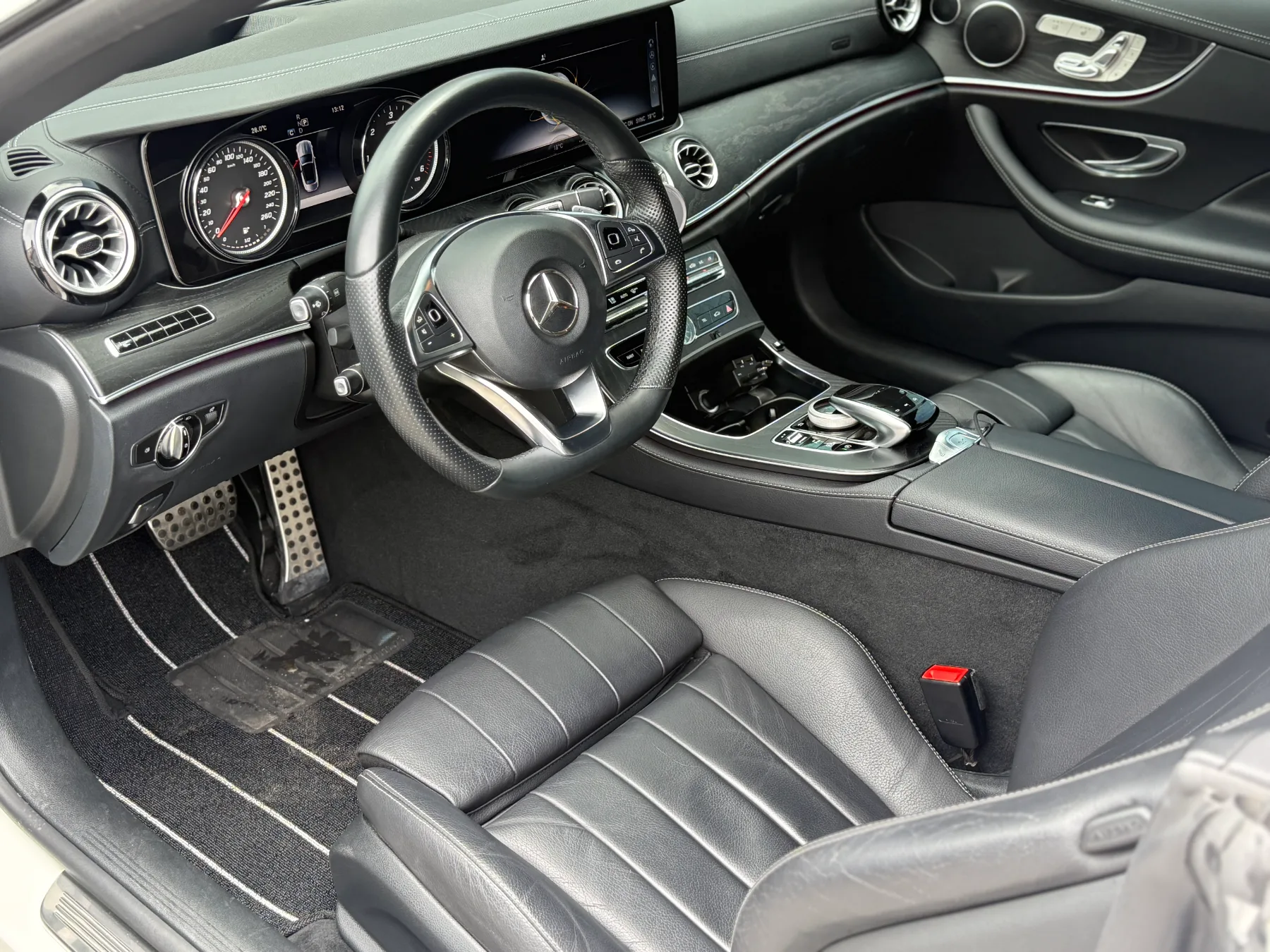 벤츠 W213 E220D cabriolet 2019 사진 6