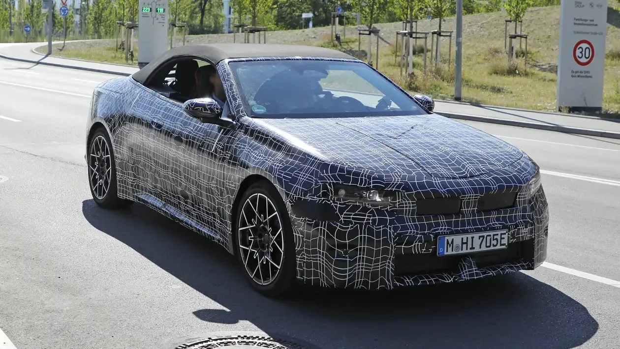 "BMW 최초의 전기 컨버터블" 등장 예고, BMW i4 컨버터블 스파이샷