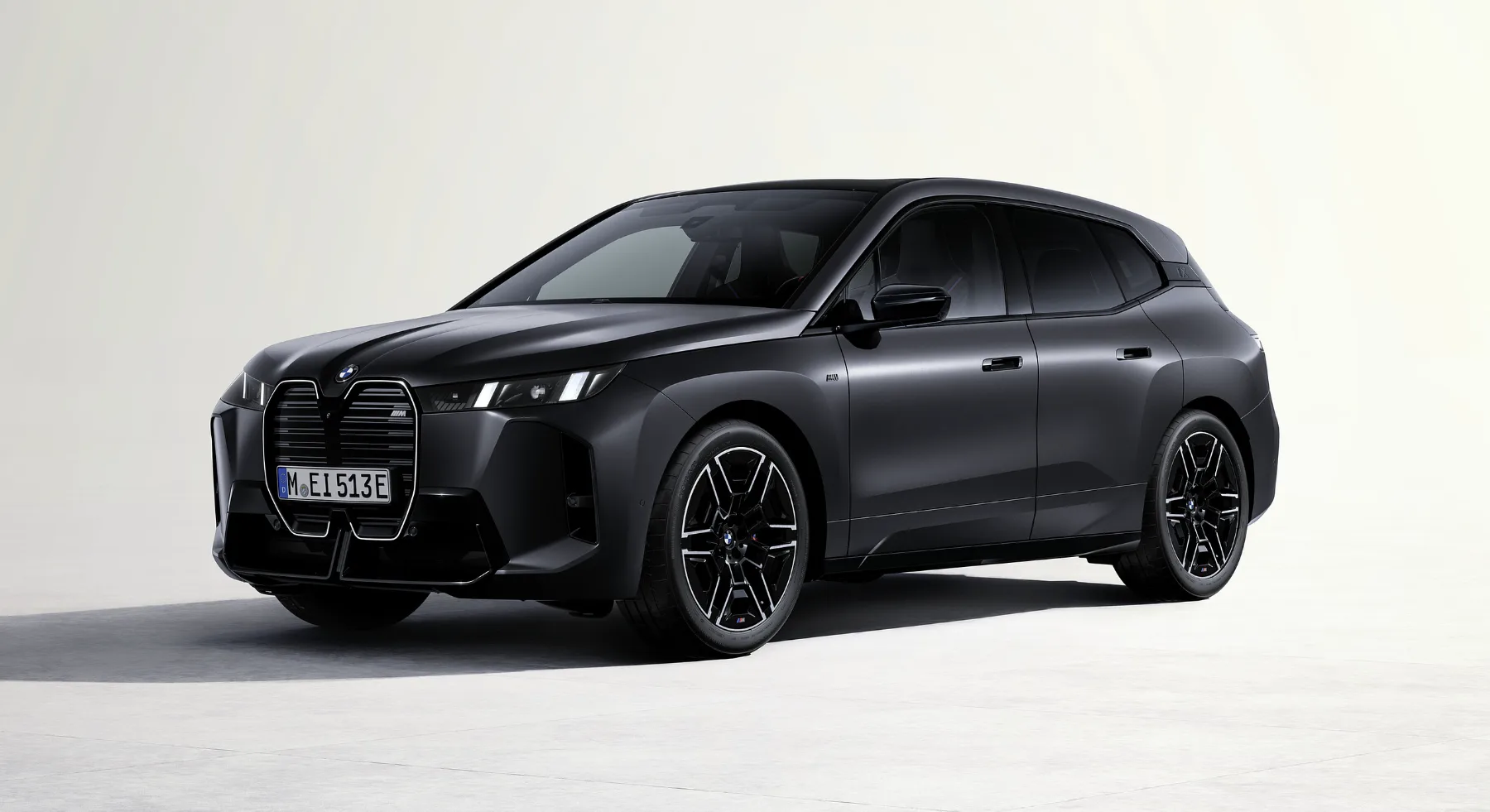 2026년형 BMW IX M60 후속, IX M70이 베일을 벗다!