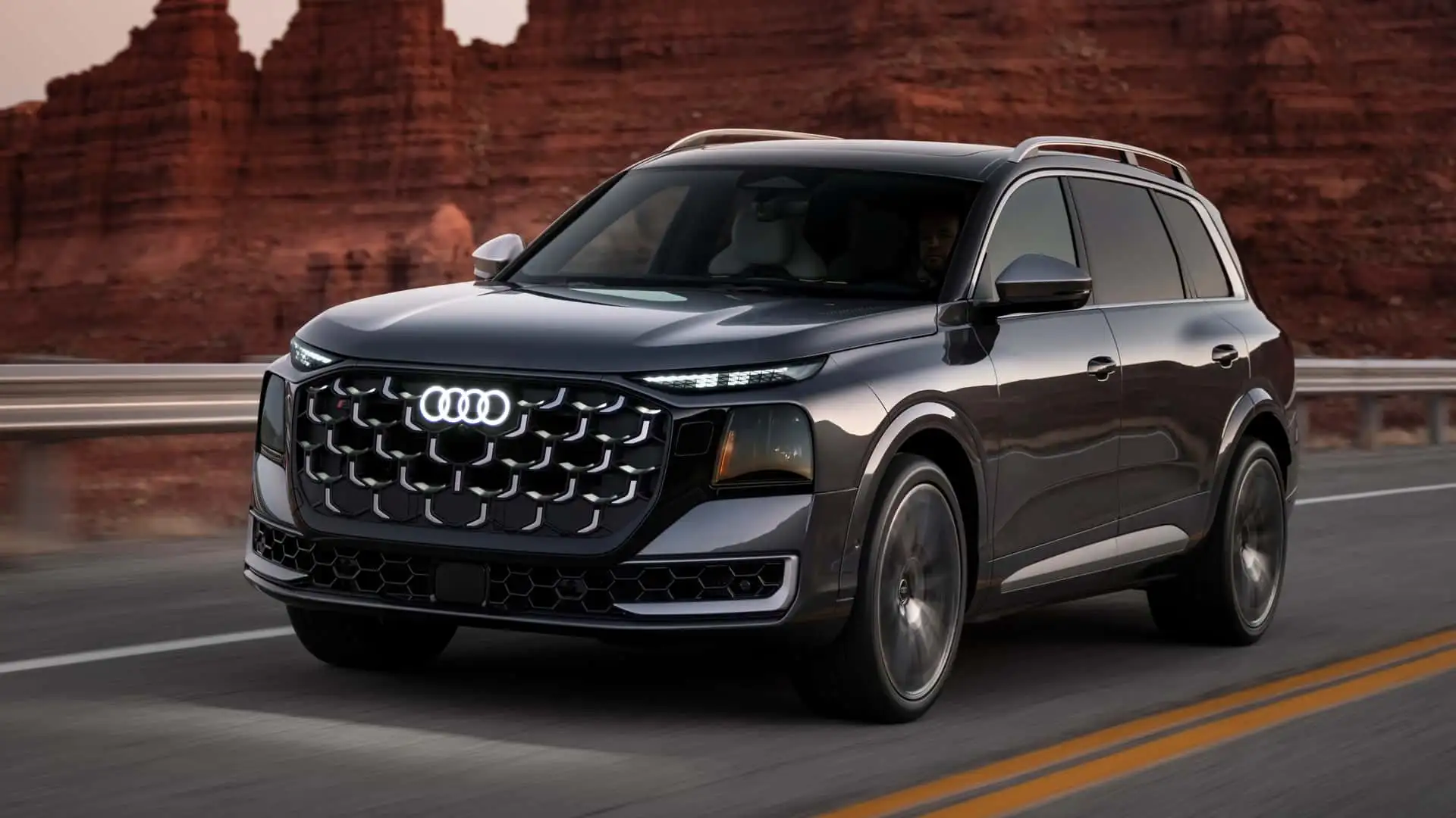 A8을 밀어낸 3열 SUV — 아우디 Q9와 SQ9가 공개됐다