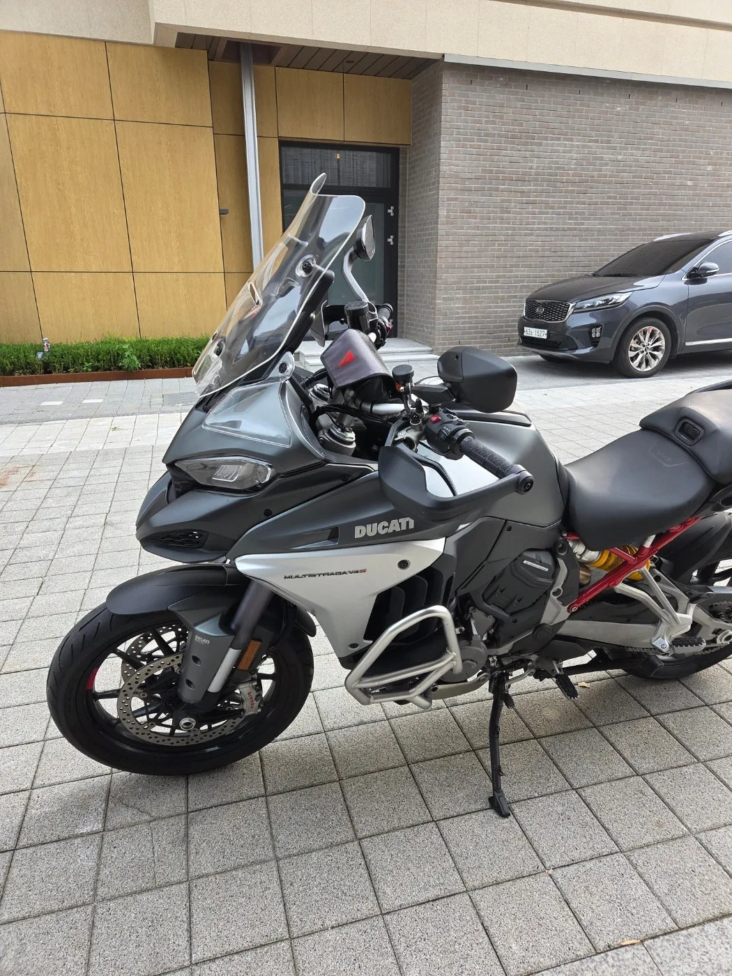 두카티 멀티스트라다 V4 S 2023 건메탈 사진 7