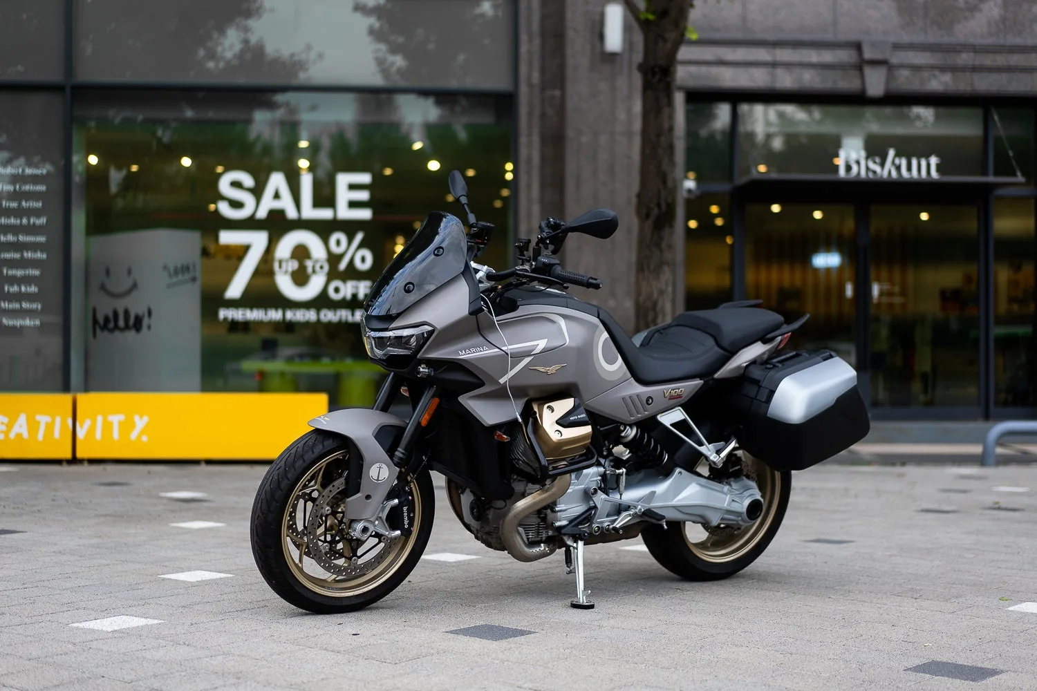 모토구찌 V100 만델로 Aviazione Navale 한정판 2023 실버