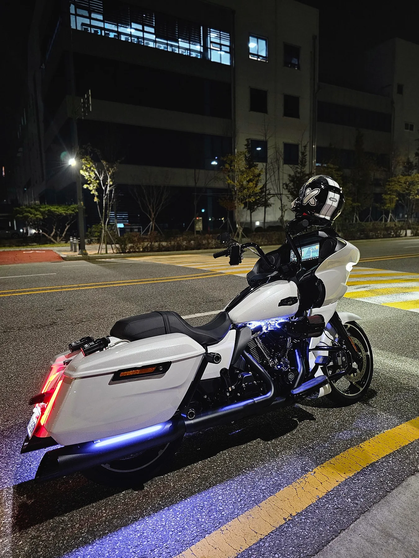 할리데이비슨 로드 글라이드 블랙 에디션 2025 화이트펄