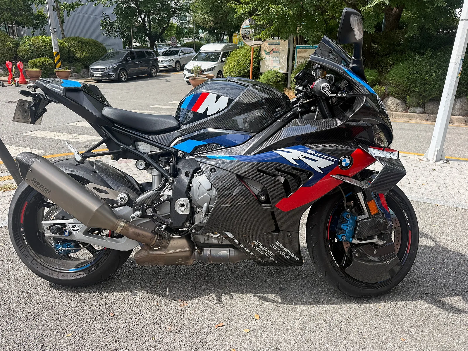 BMW M 1000 RR 컴페티션 2023 블랙 사진 2