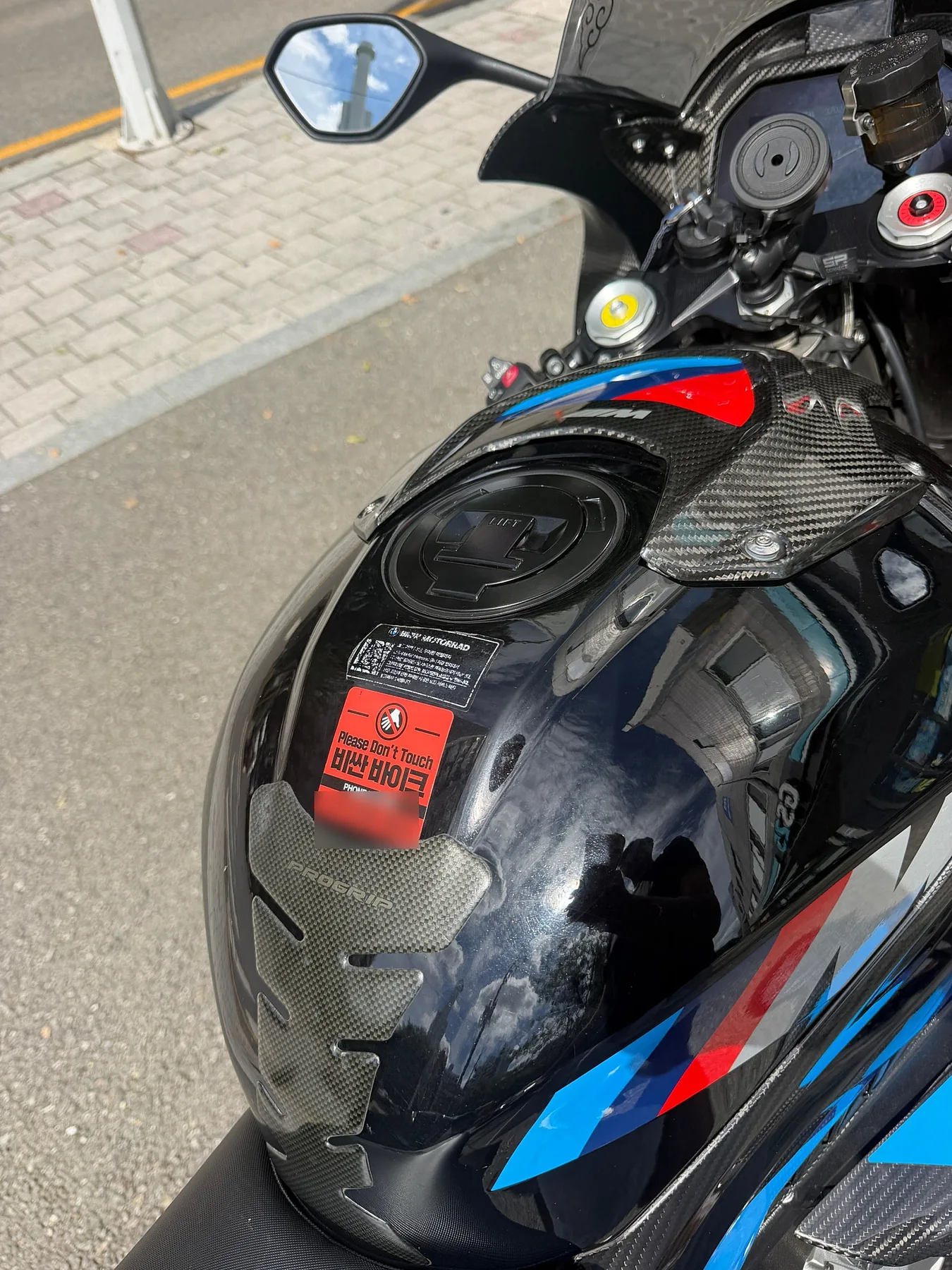 BMW M 1000 RR 컴페티션 2023 블랙 사진 3