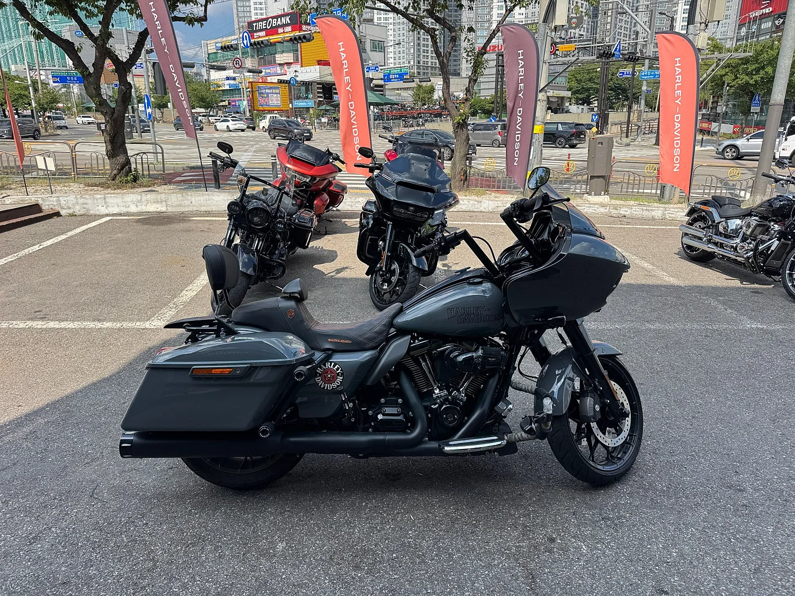 할리데이비슨 로드 글라이드 ST 2022 블랙 사진 1