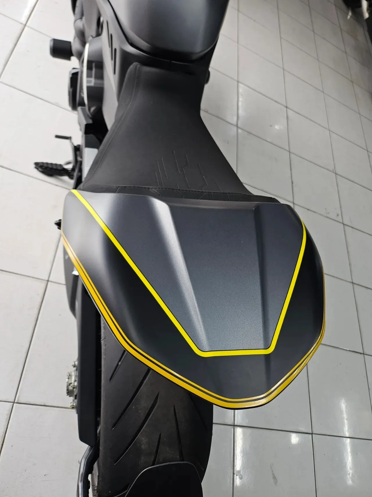 두카티 디아벨 V4 2025 블랙 사진 6