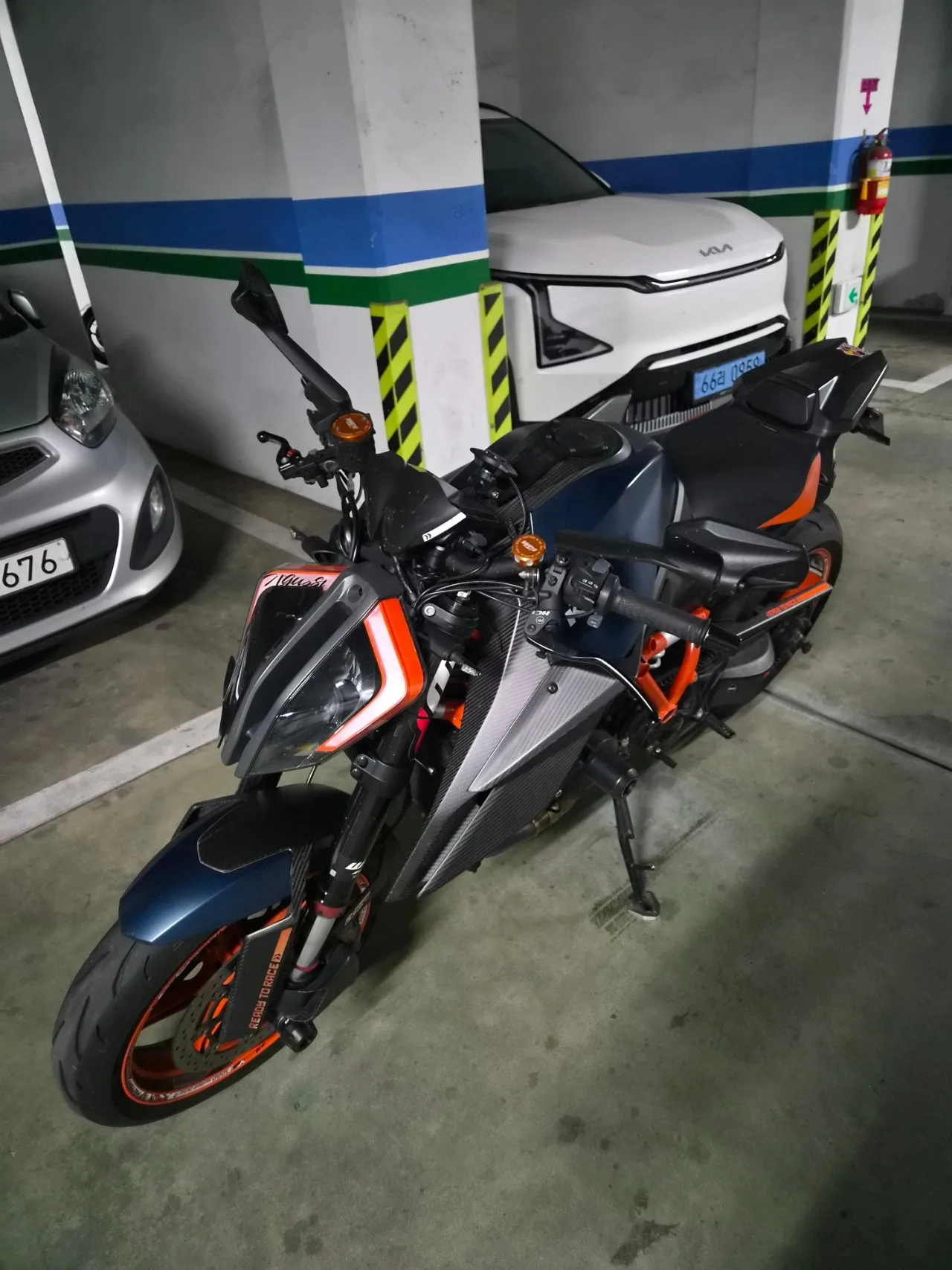 KTM 1290 슈퍼듀크 R 2022 블랙