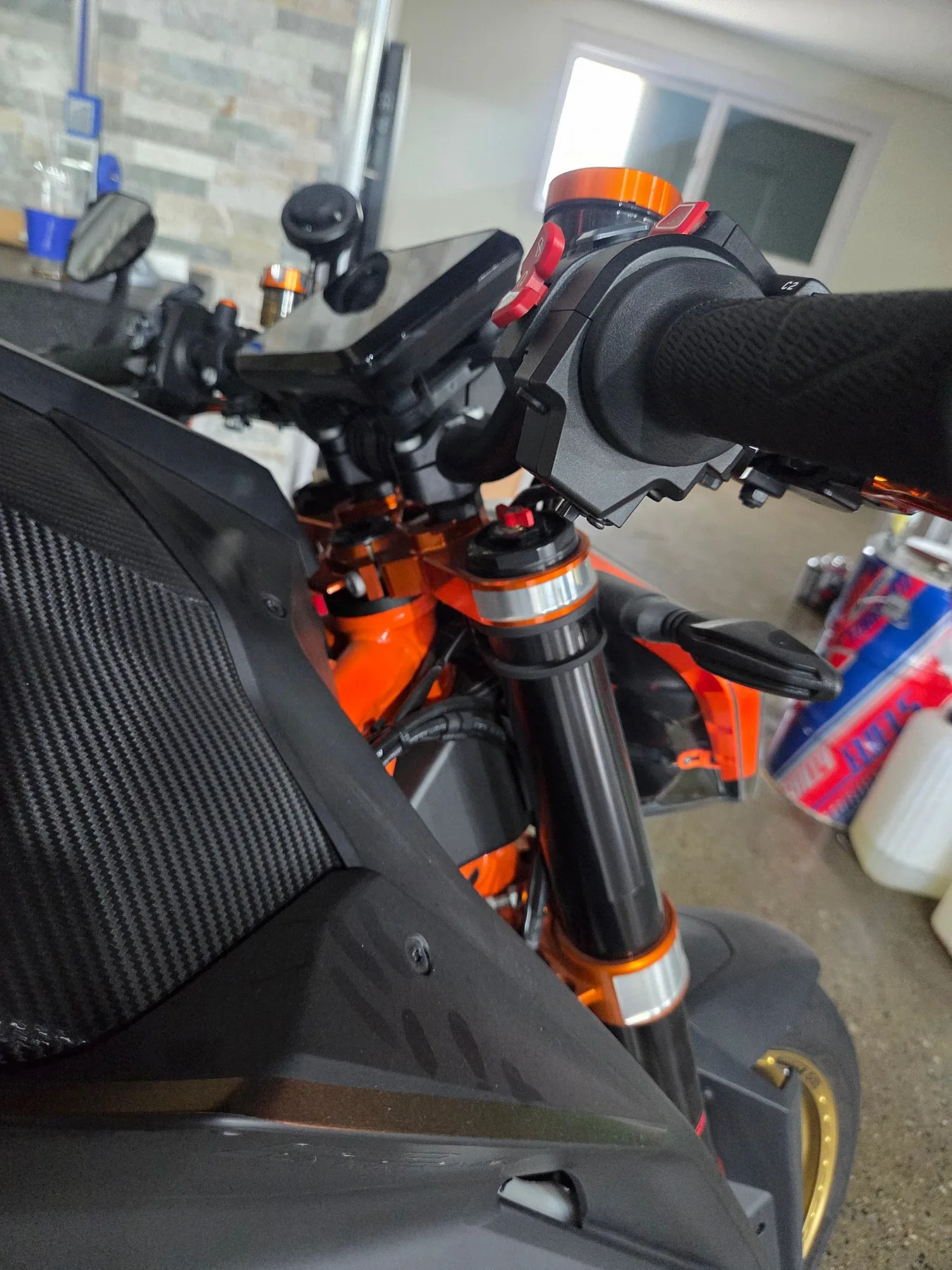 KTM 1290 슈퍼듀크 R 2022 오렌지 사진 4