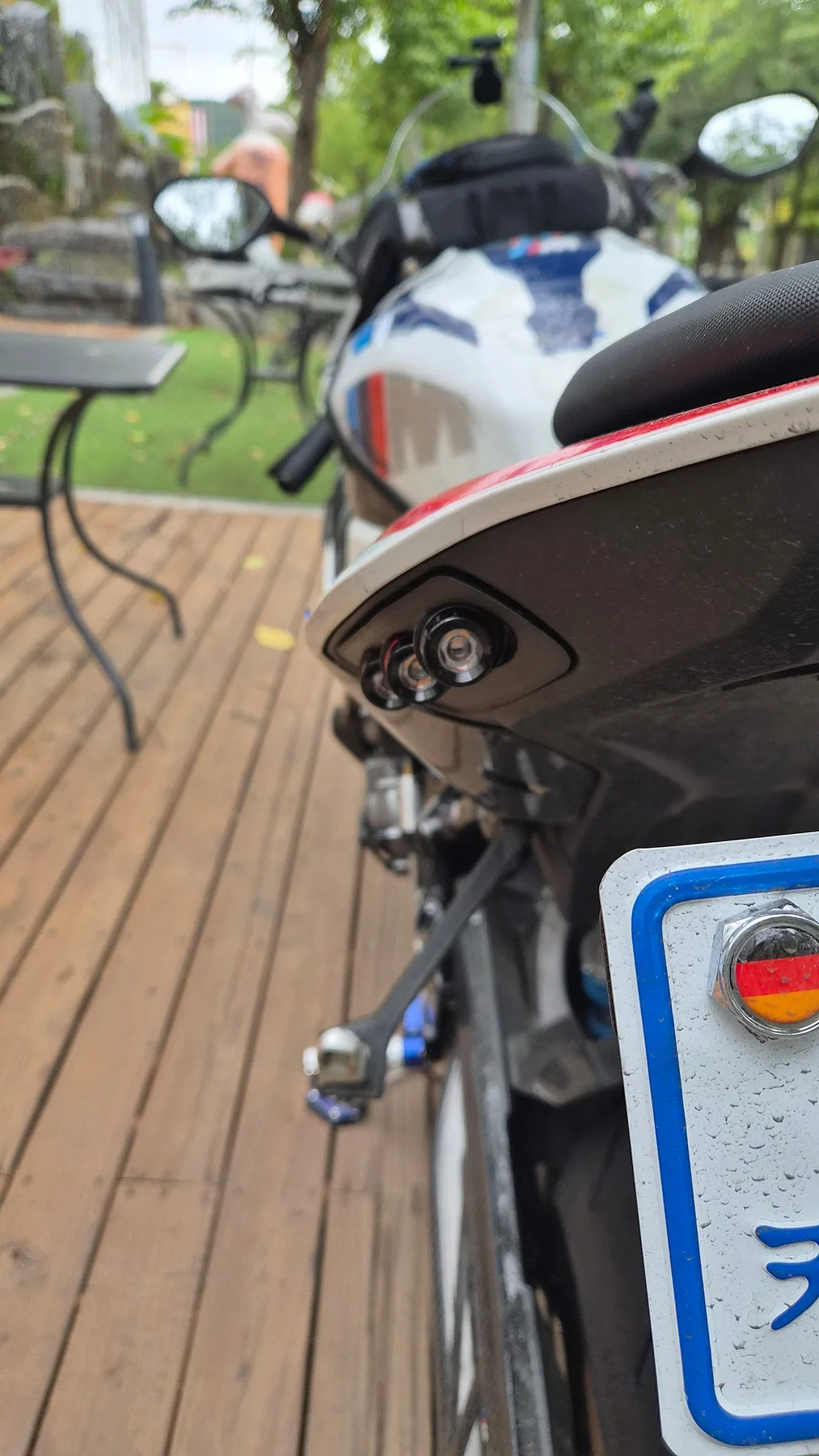 BMW M 1000 RR 2023 화이트 사진 4