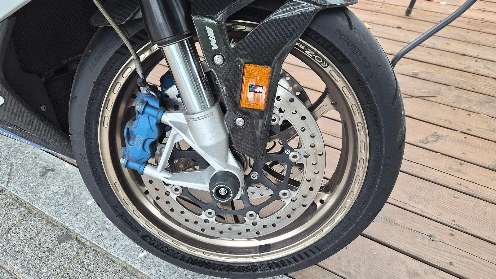 BMW M 1000 RR 2023 화이트 사진 7
