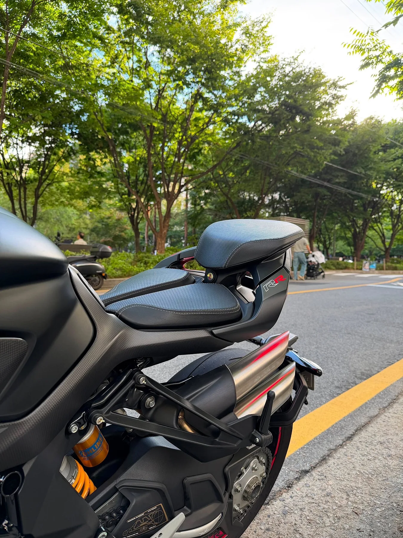 MV아구스타 브루탈레 1000 RR 2023 블랙 사진 5