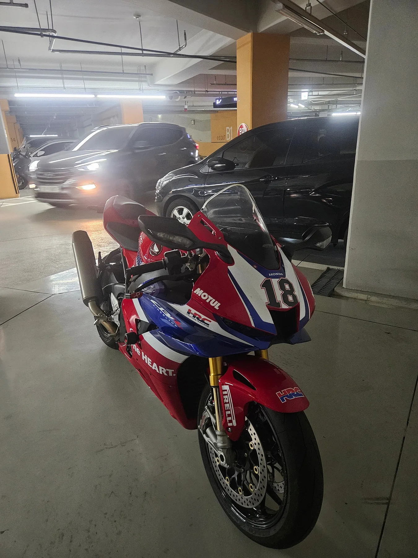 혼다 CBR 1000 RR SP 2025 레드 사진 2