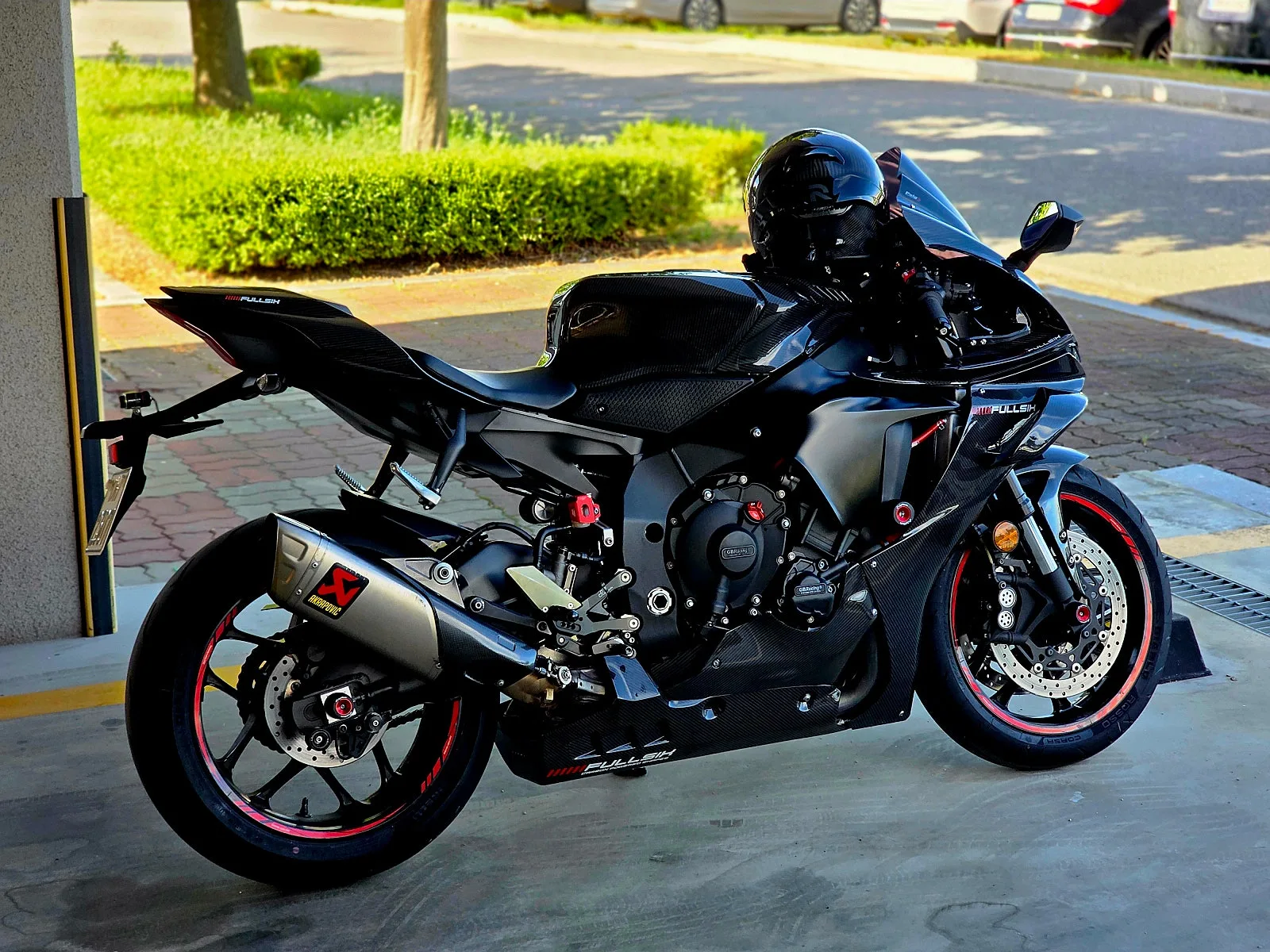 야마하 YZF R1 2022 블랙 사진 1