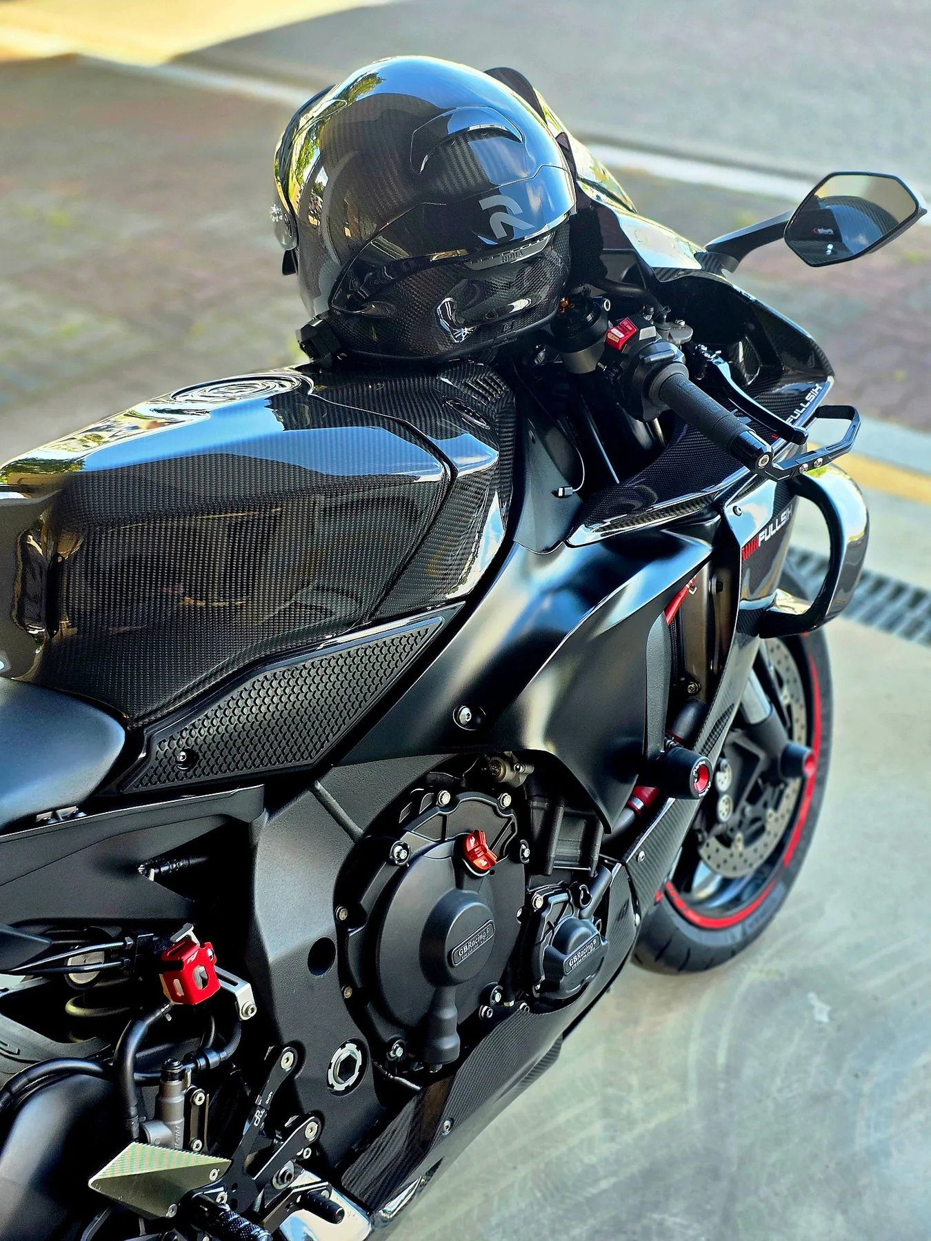 야마하 YZF R1 2022 블랙 사진 6