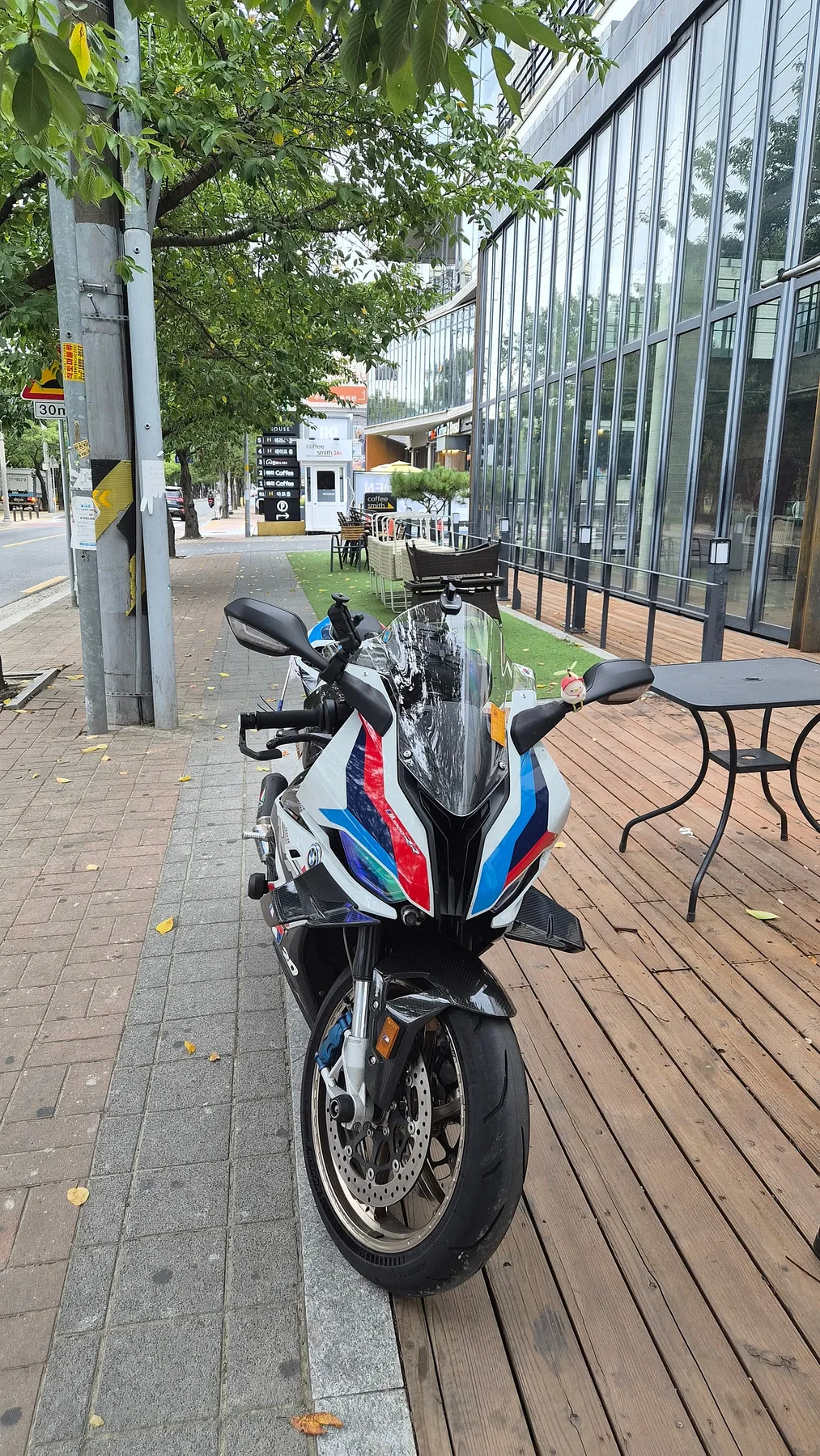 BMW M 1000 RR 2023 화이트
