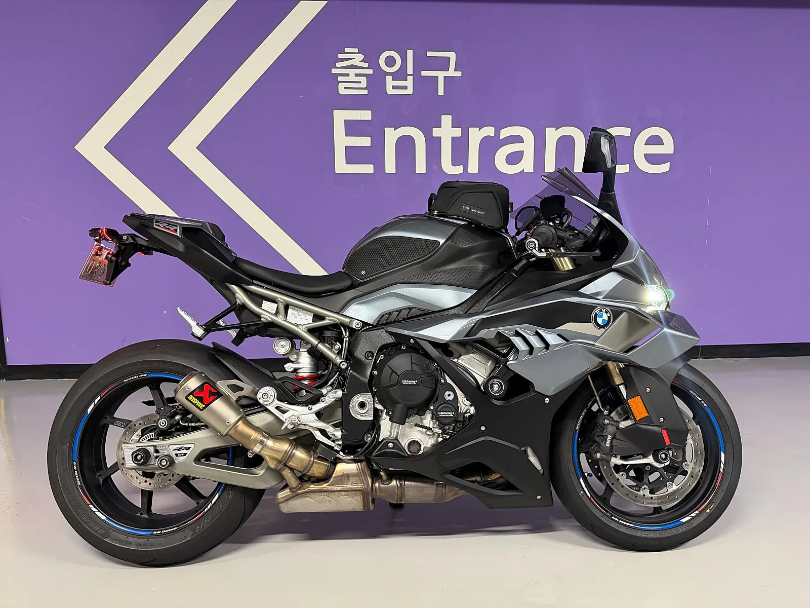 BMW S 1000 RR 2025 실버