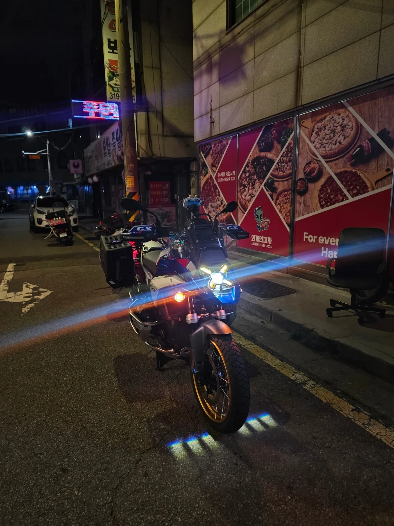 BMW R 1300 GS 트로피 블랙 사진 1