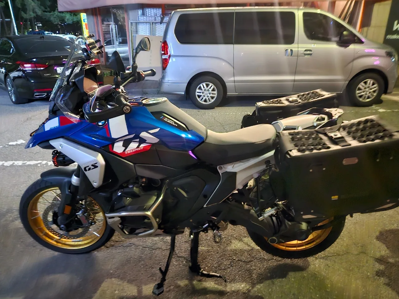 BMW R 1300 GS 트로피 블랙 사진 4