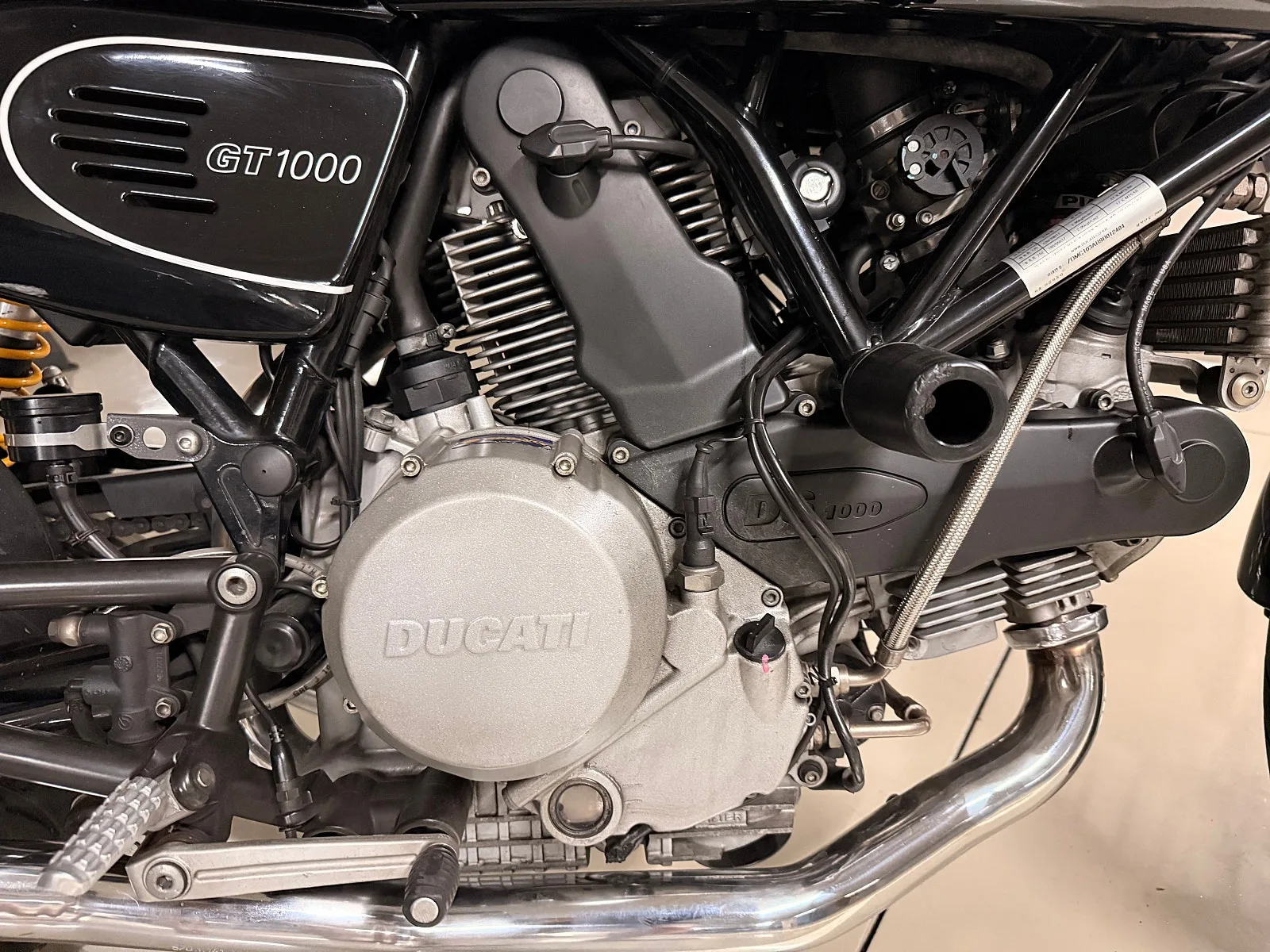 두카티 GT 1000 2009 블랙 사진 5