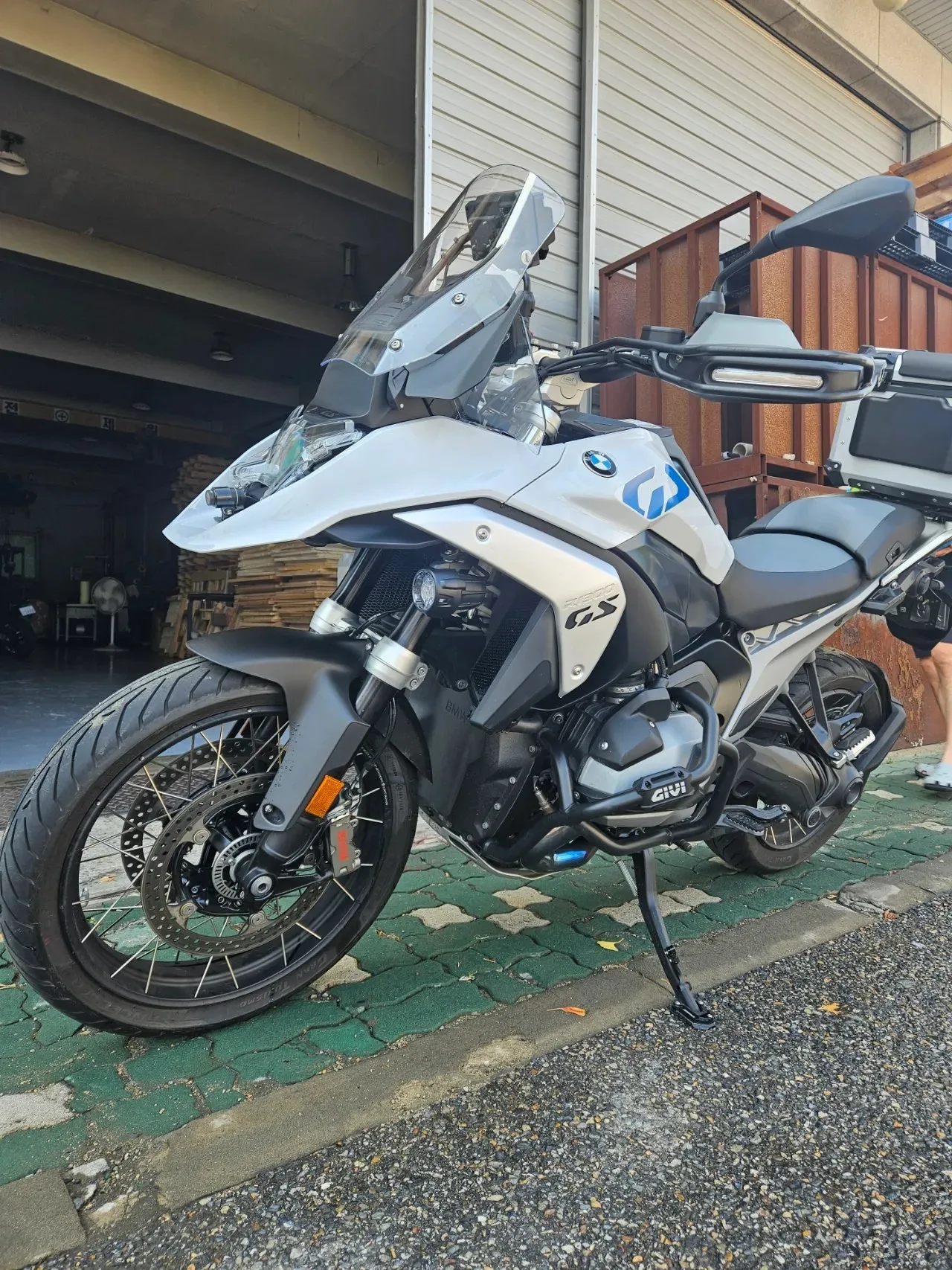 BMW R 1300 GS 2025 흰색 사진 5