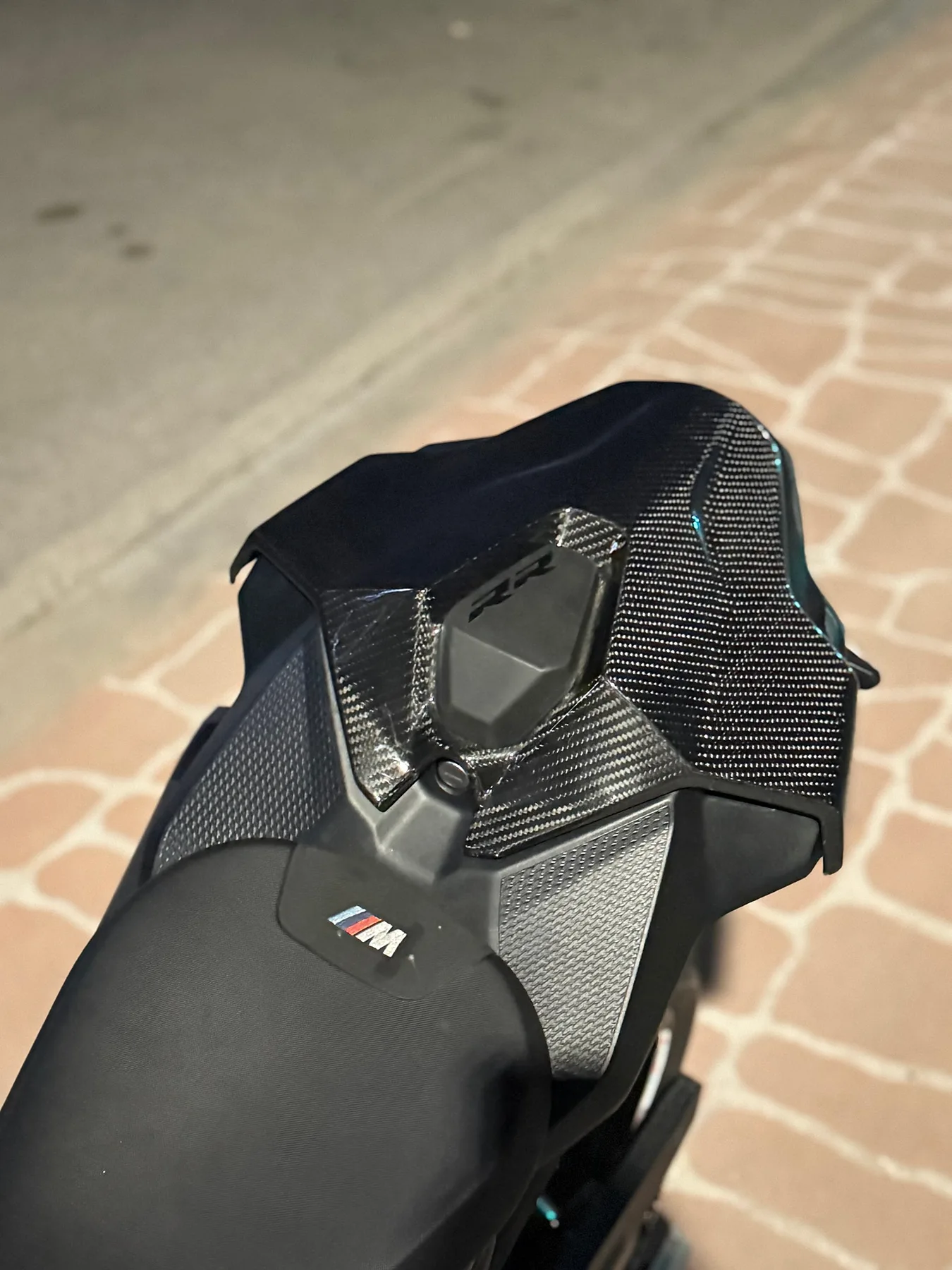 BMW M 1000 RR 컴페티션 2024 블랙 사진 4