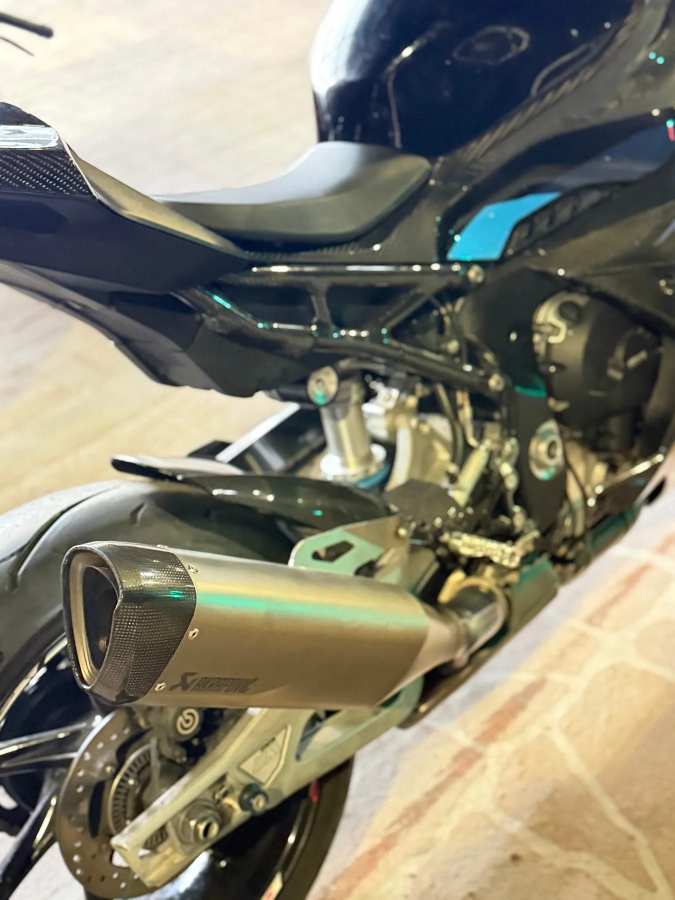 BMW M 1000 RR 컴페티션 2024 블랙 사진 7