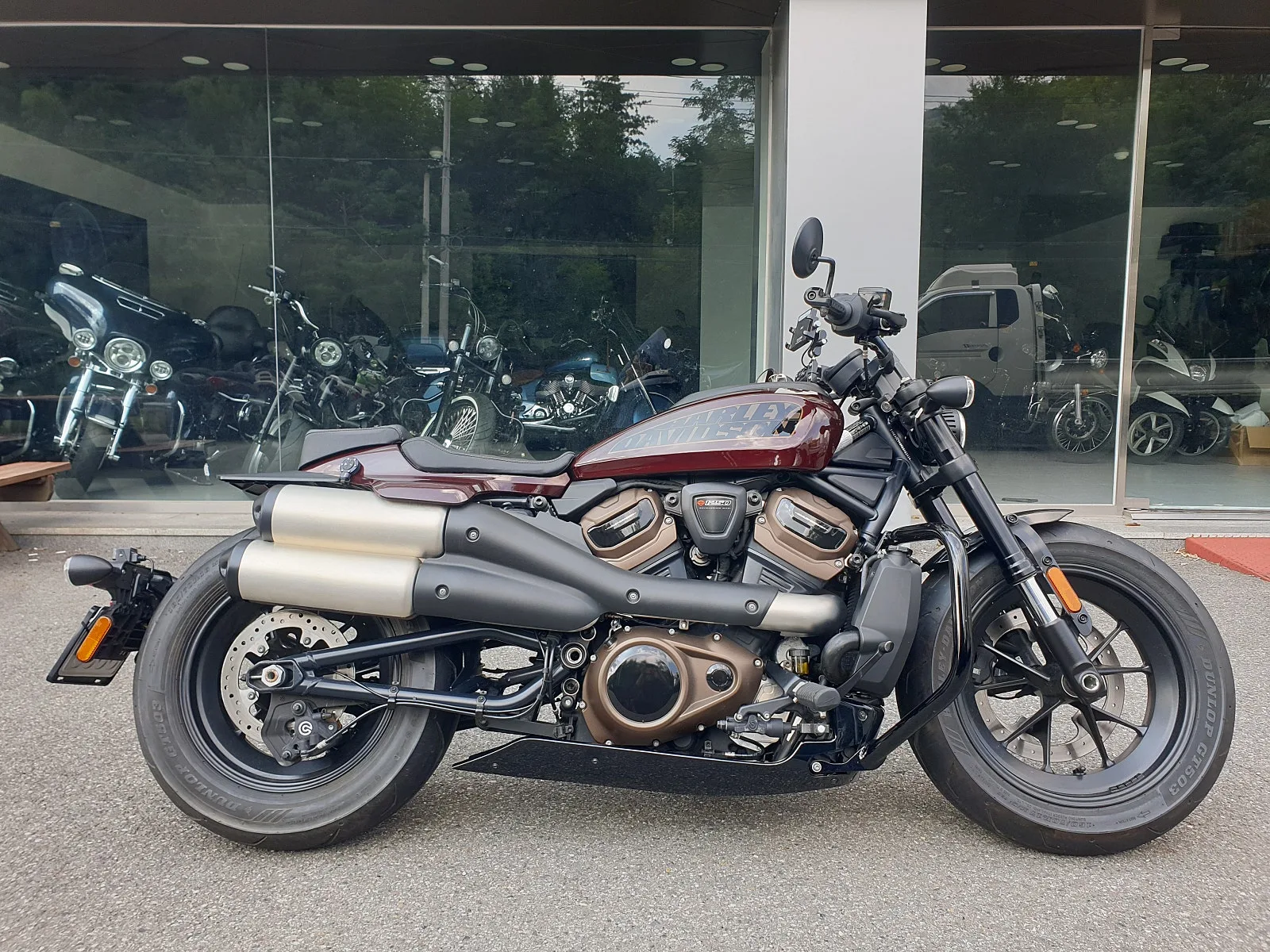 할리데이비슨 스포스터 S 2021 버건디 사진 1