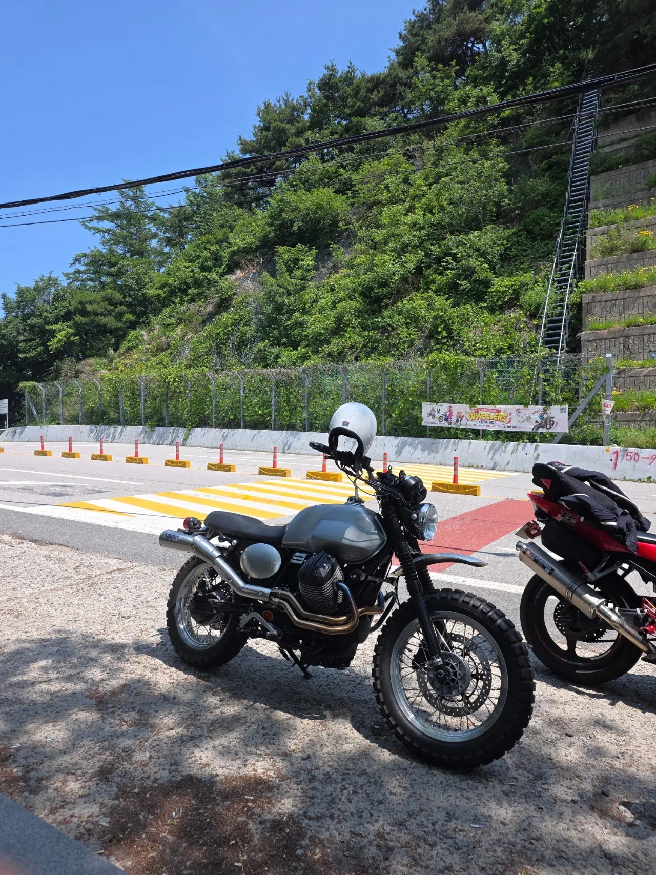 모토구찌 V7 2015 건메탈 사진 2