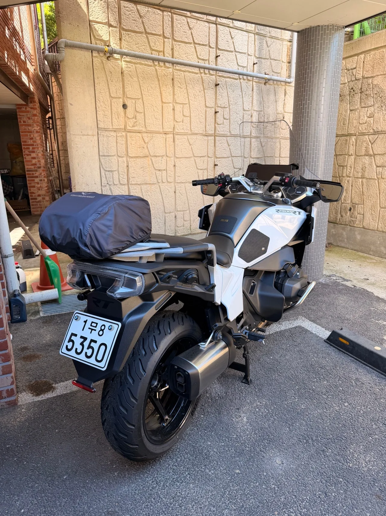 BMW R 1300 RT 2026 화이트 사진 6