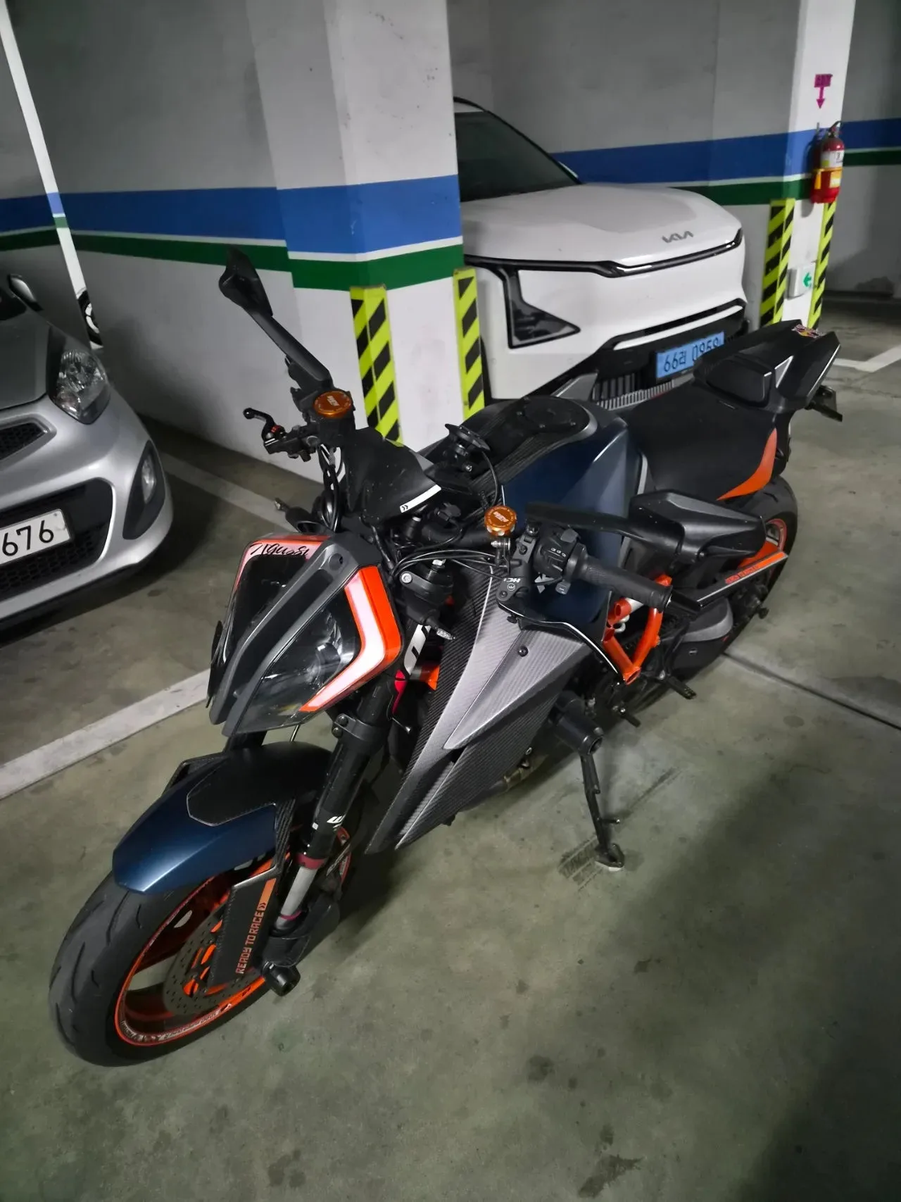 KTM 1290 슈퍼듀크 R 2022 블랙