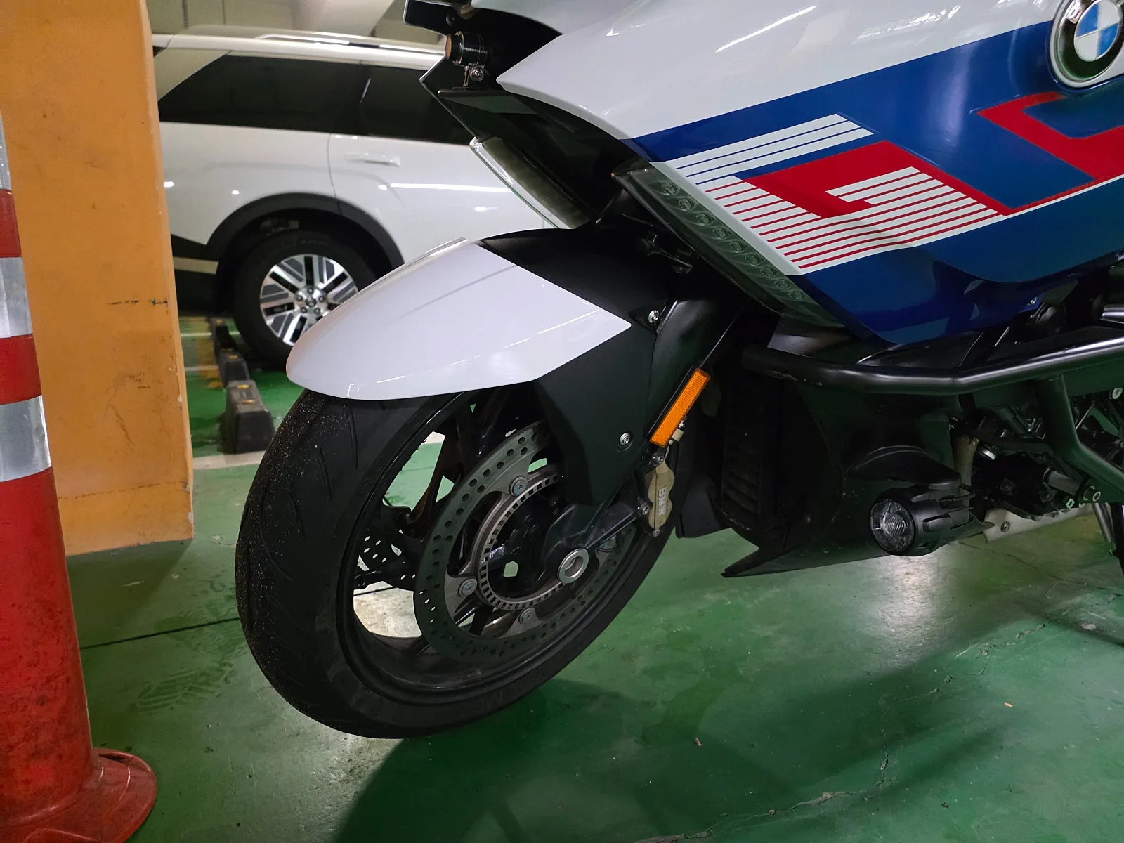 BMW K 1600 GT 2024 화이트 사진 8