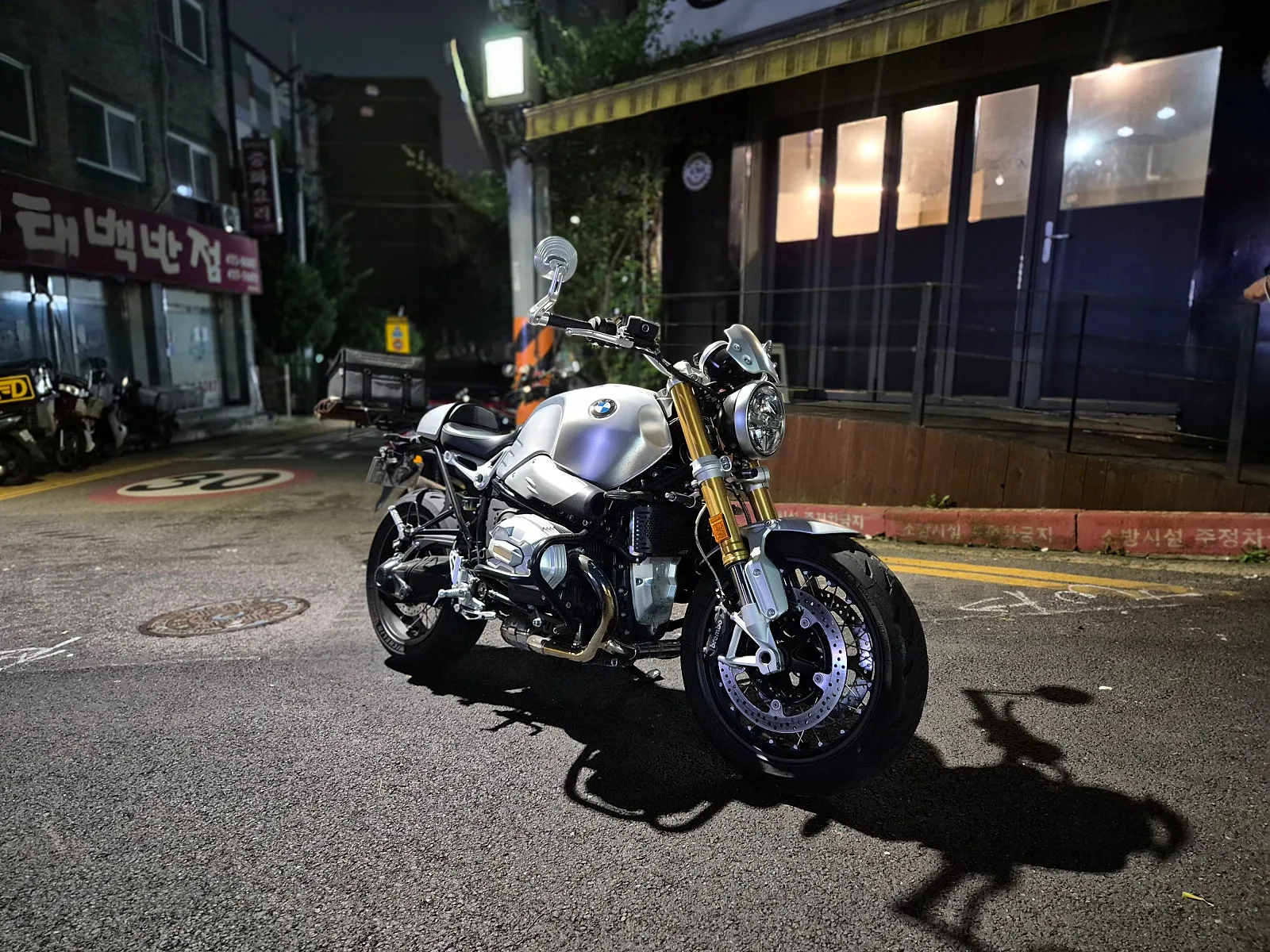 BMW R nineT 노멀 Option 719 에디션 2023 화이트 사진 1
