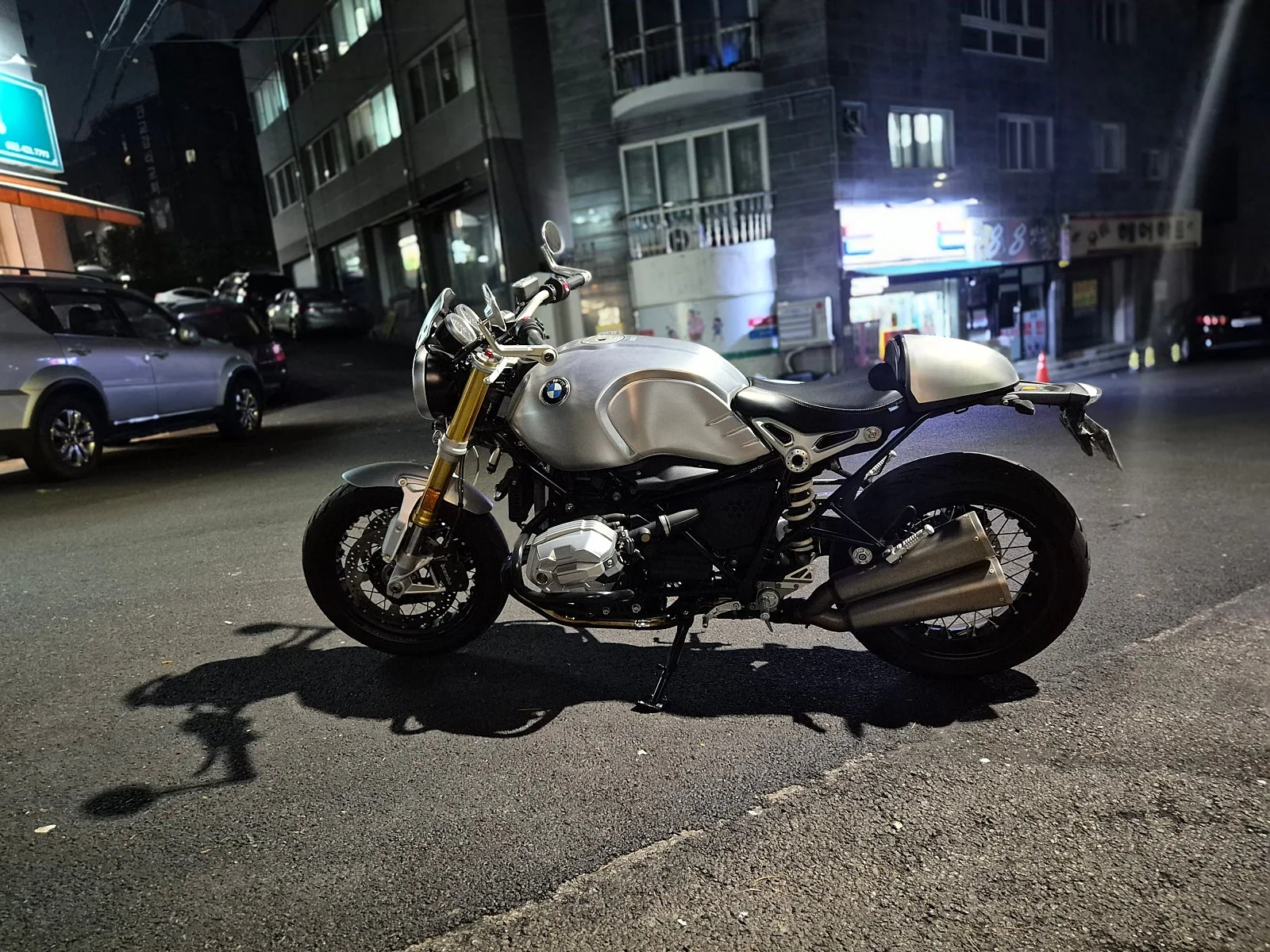 BMW R nineT 노멀 Option 719 에디션 2023 화이트 사진 3