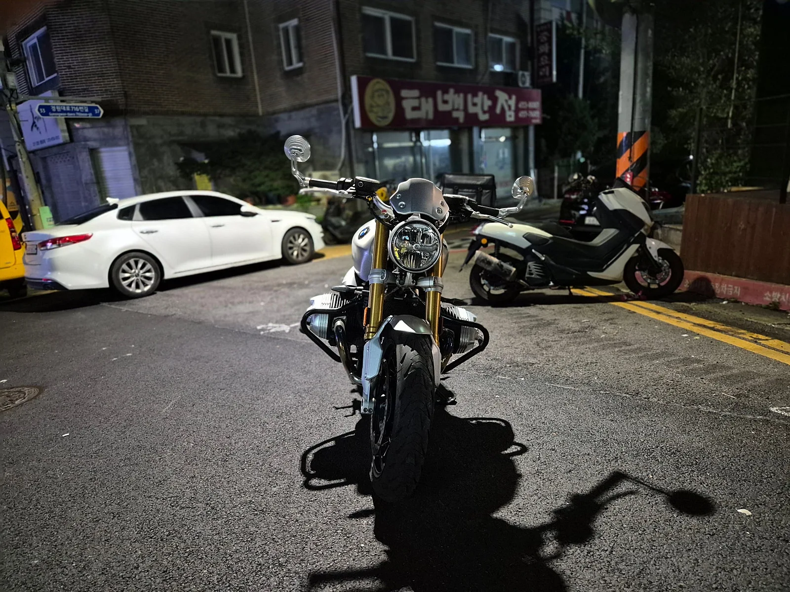 BMW R nineT 노멀 Option 719 에디션 2023 화이트 사진 5
