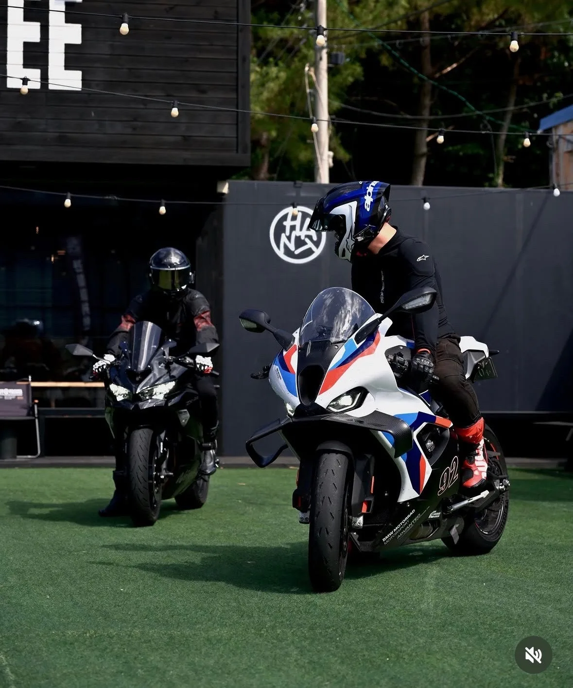 BMW M 1000 RR 2026 2026 화이트 사진 7
