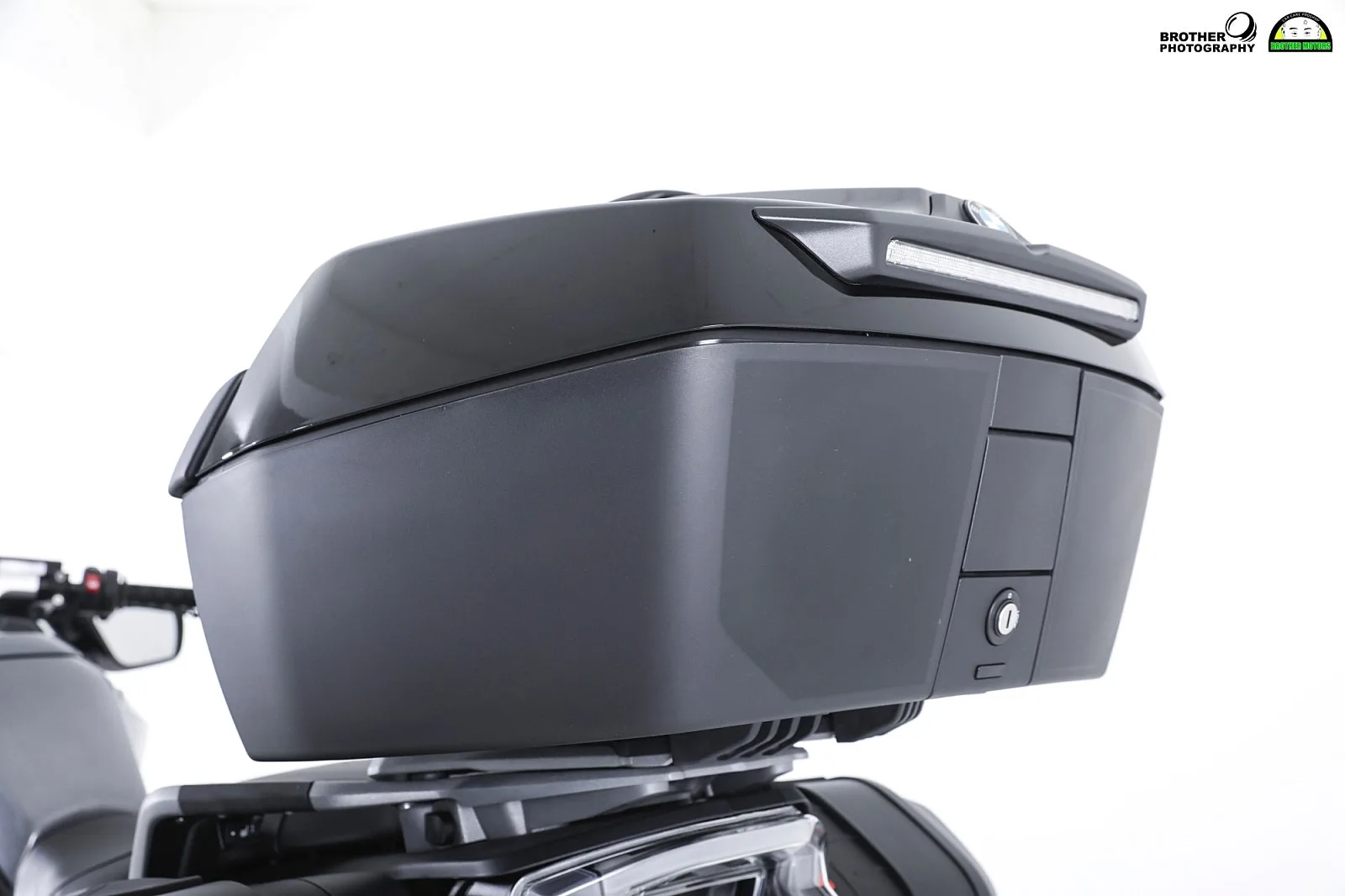 BMW R 1300 RT 2026 블랙 사진 3