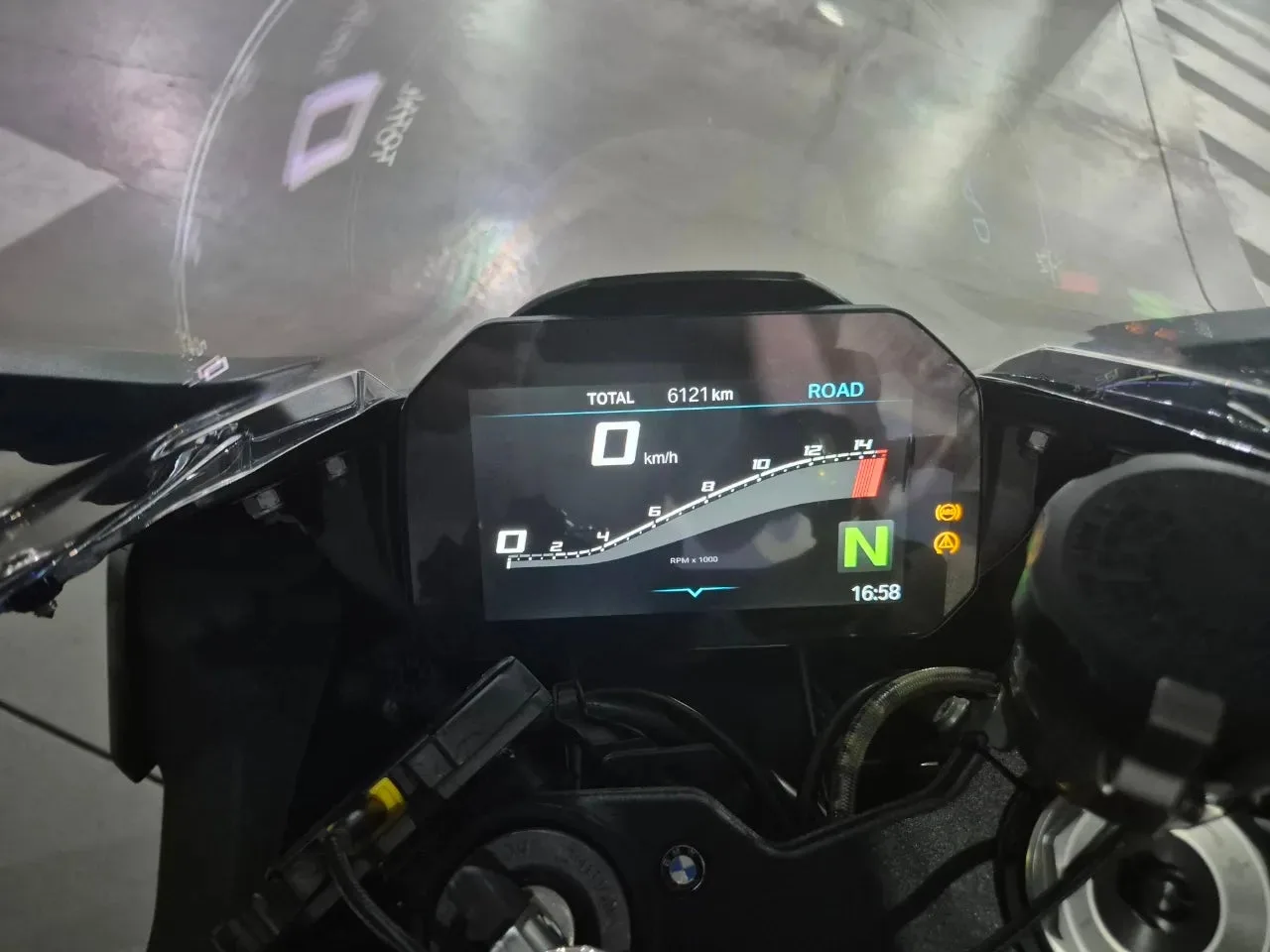 BMW S 1000 RR 레이스팩 2024 블랙
