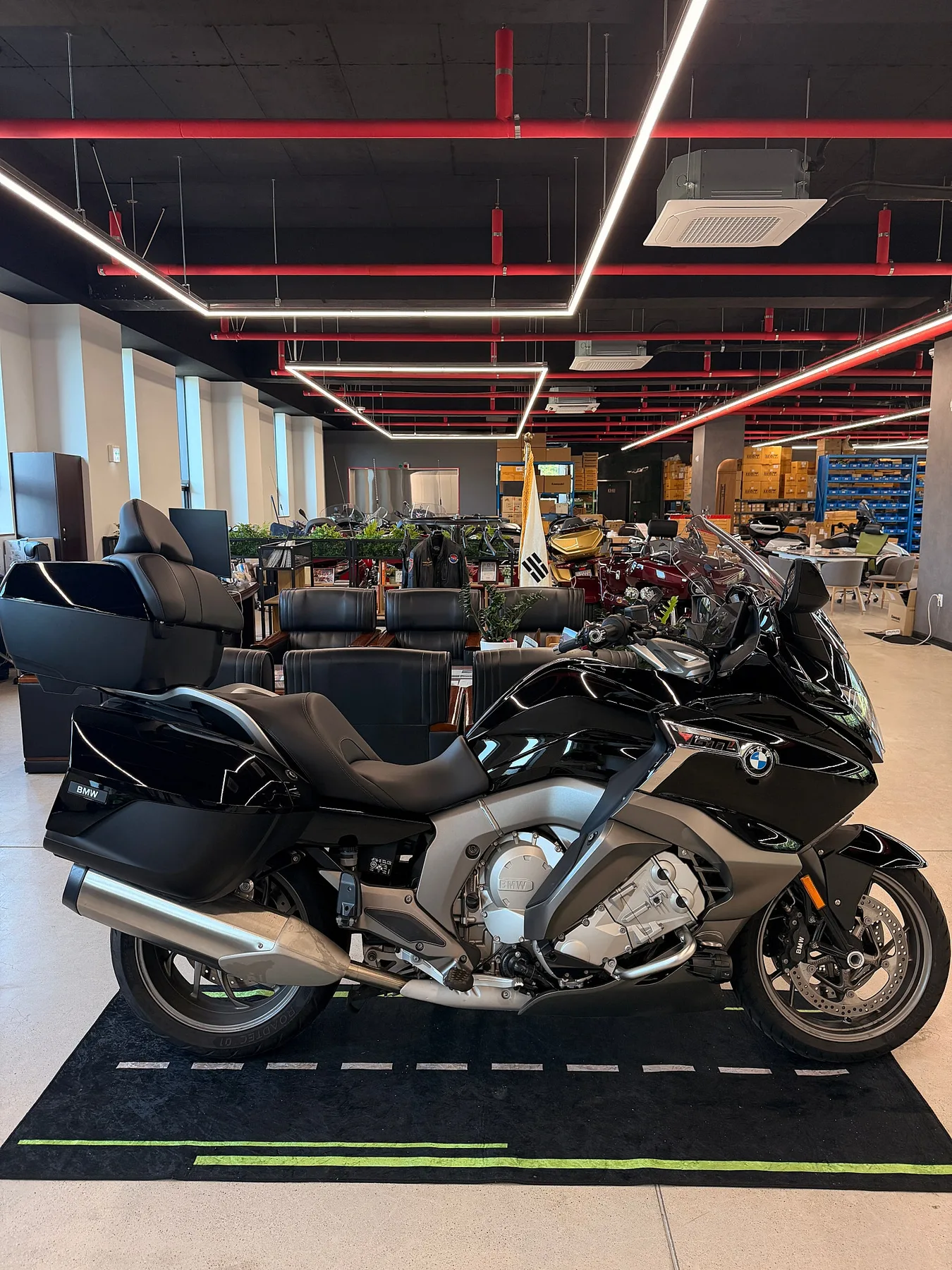 BMW K 1600 GTL 2025 블랙 사진 1