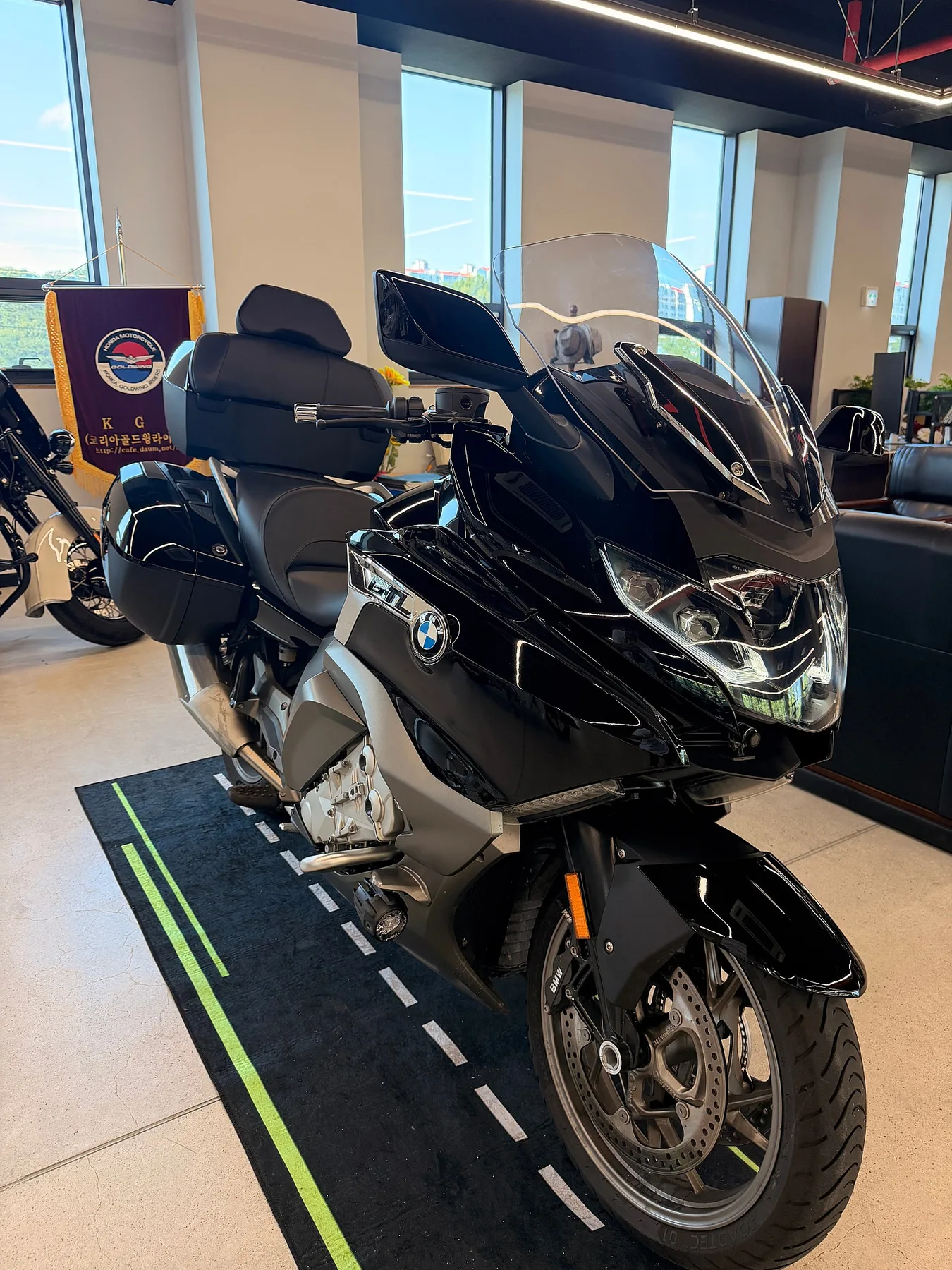BMW K 1600 GTL 2025 블랙 사진 3