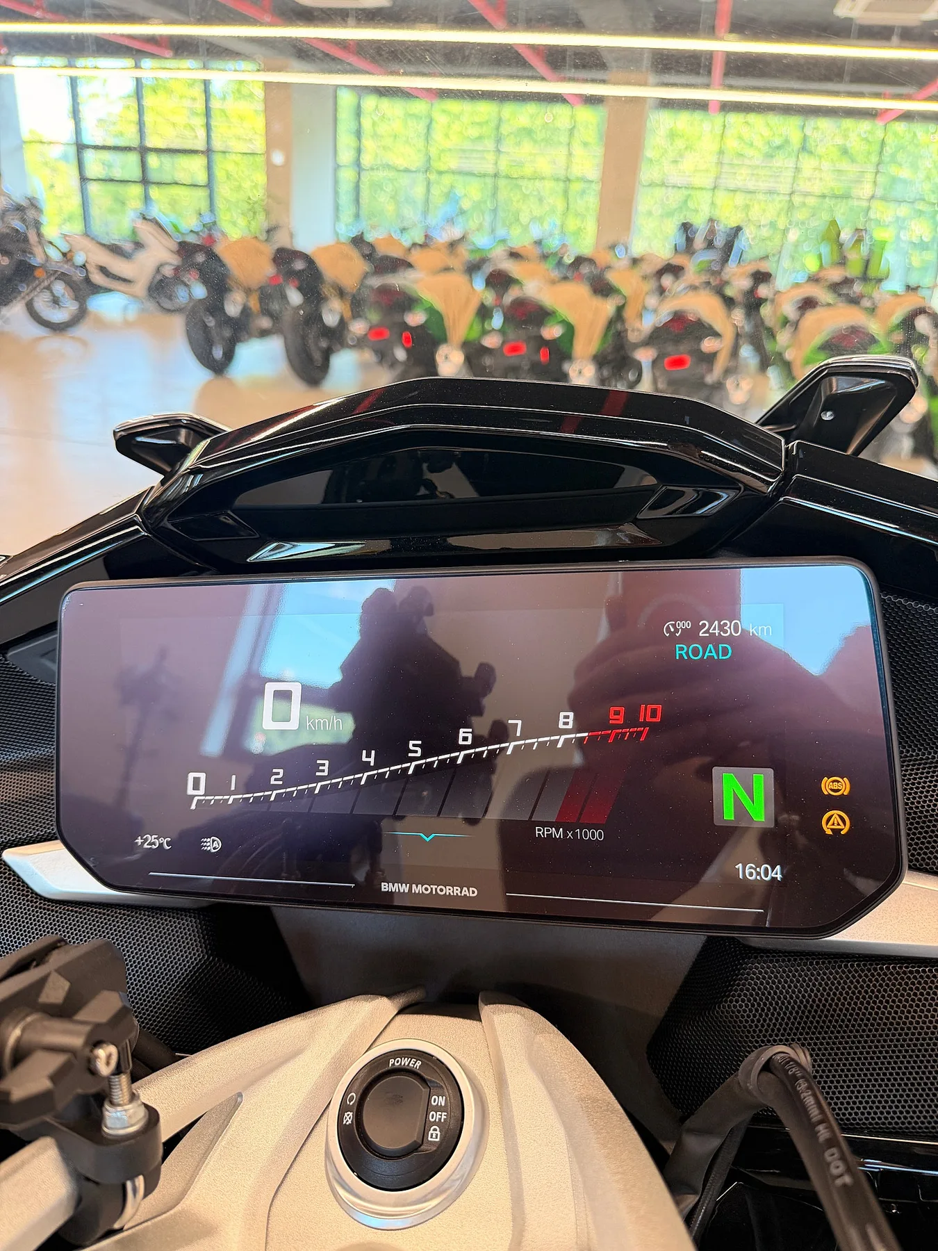 BMW K 1600 GTL 2025 블랙 사진 4