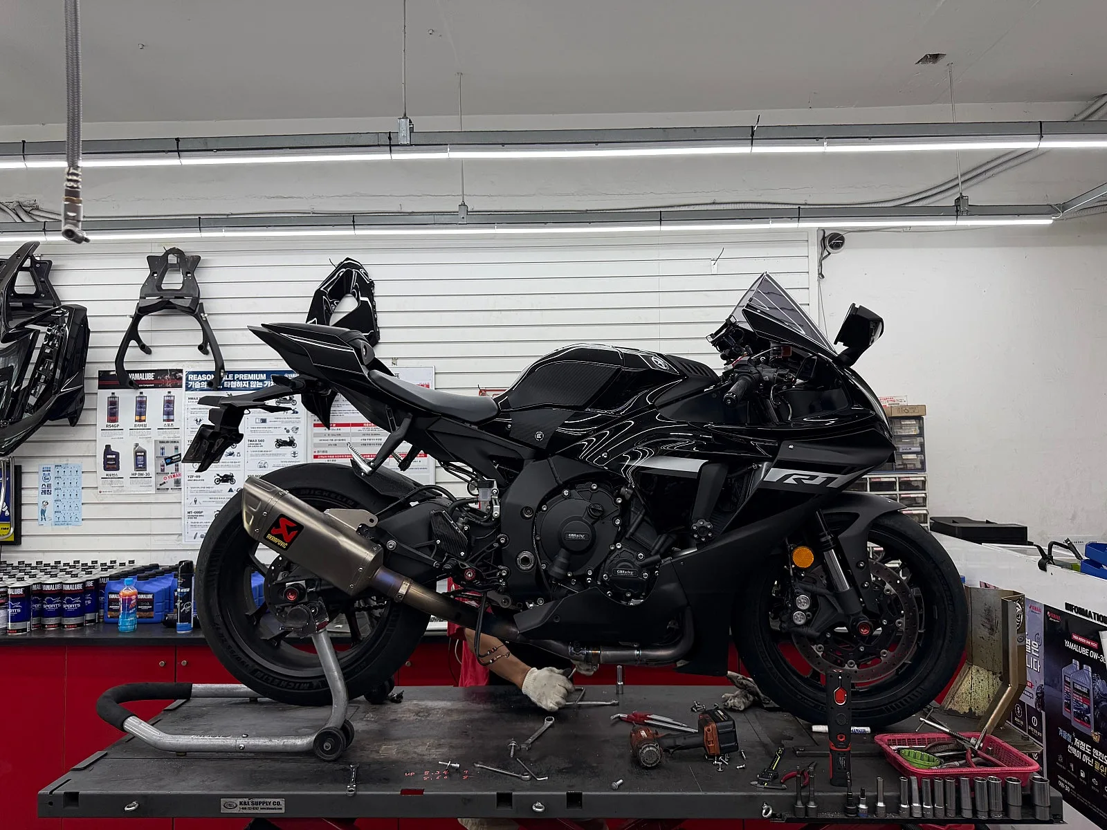 야마하 YZF R1 2024 블랙