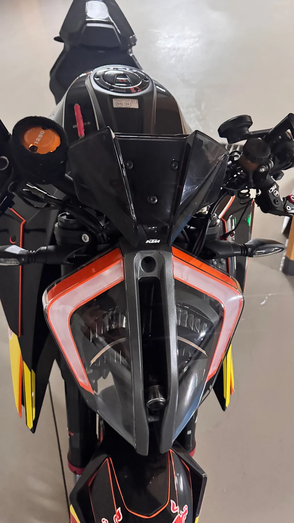 KTM 슈퍼듀크 1290 R 2022 오렌지 사진 4