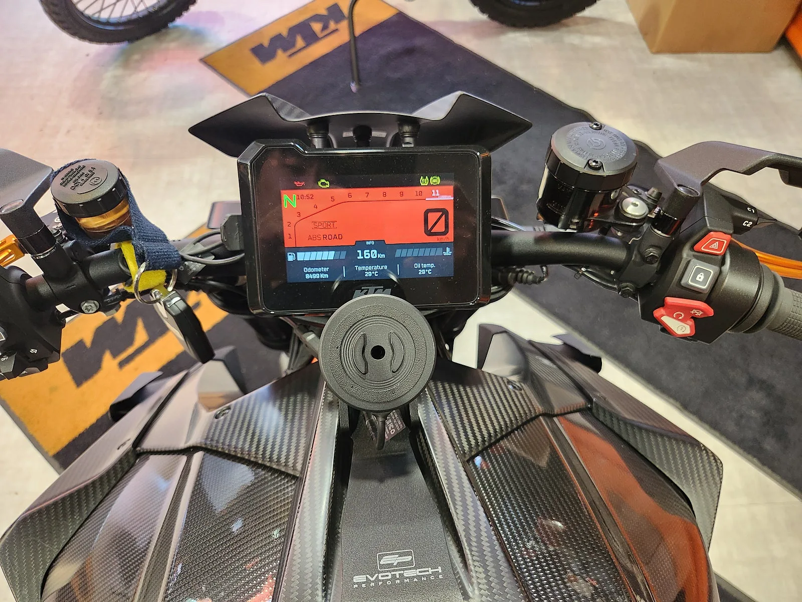 KTM 1290 슈퍼듀크 R EVO 2022 건메탈 사진 3