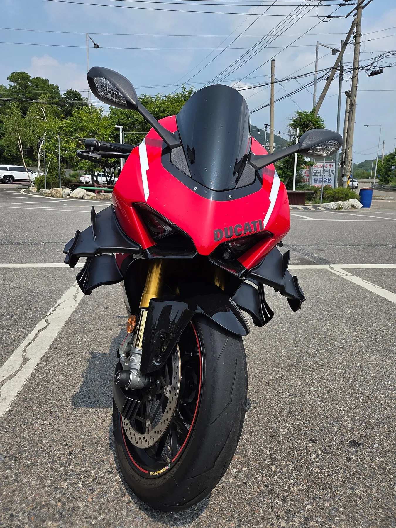 두카티 파니갈레 V4 S 2019 레드 사진 1