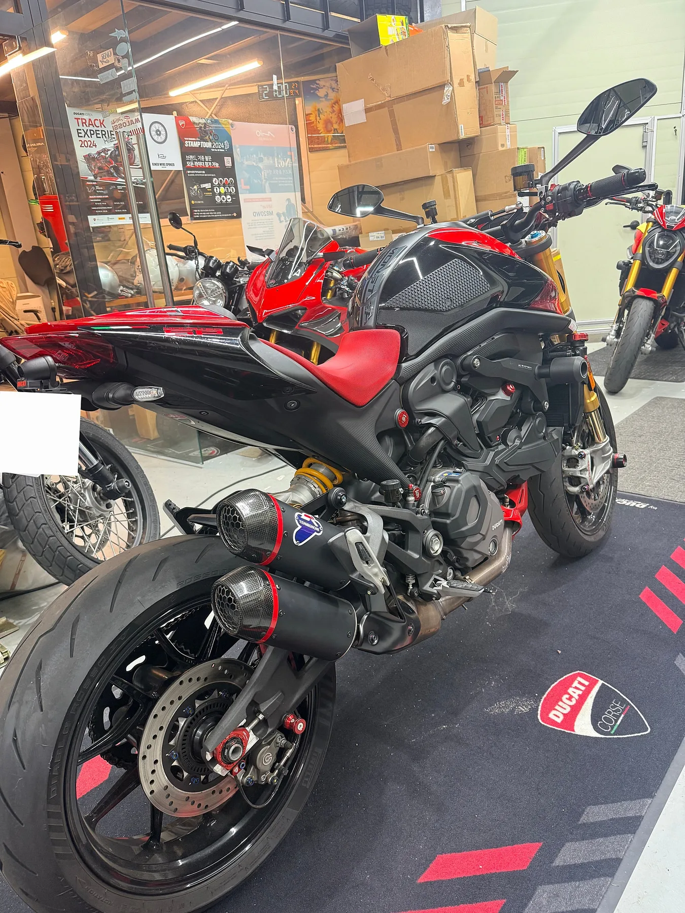 두카티 937 SP 2023 레드 사진 4