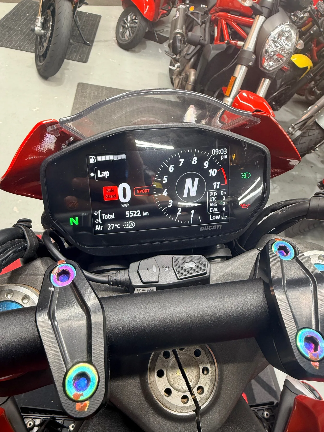 두카티 937 SP 2023 레드 사진 5