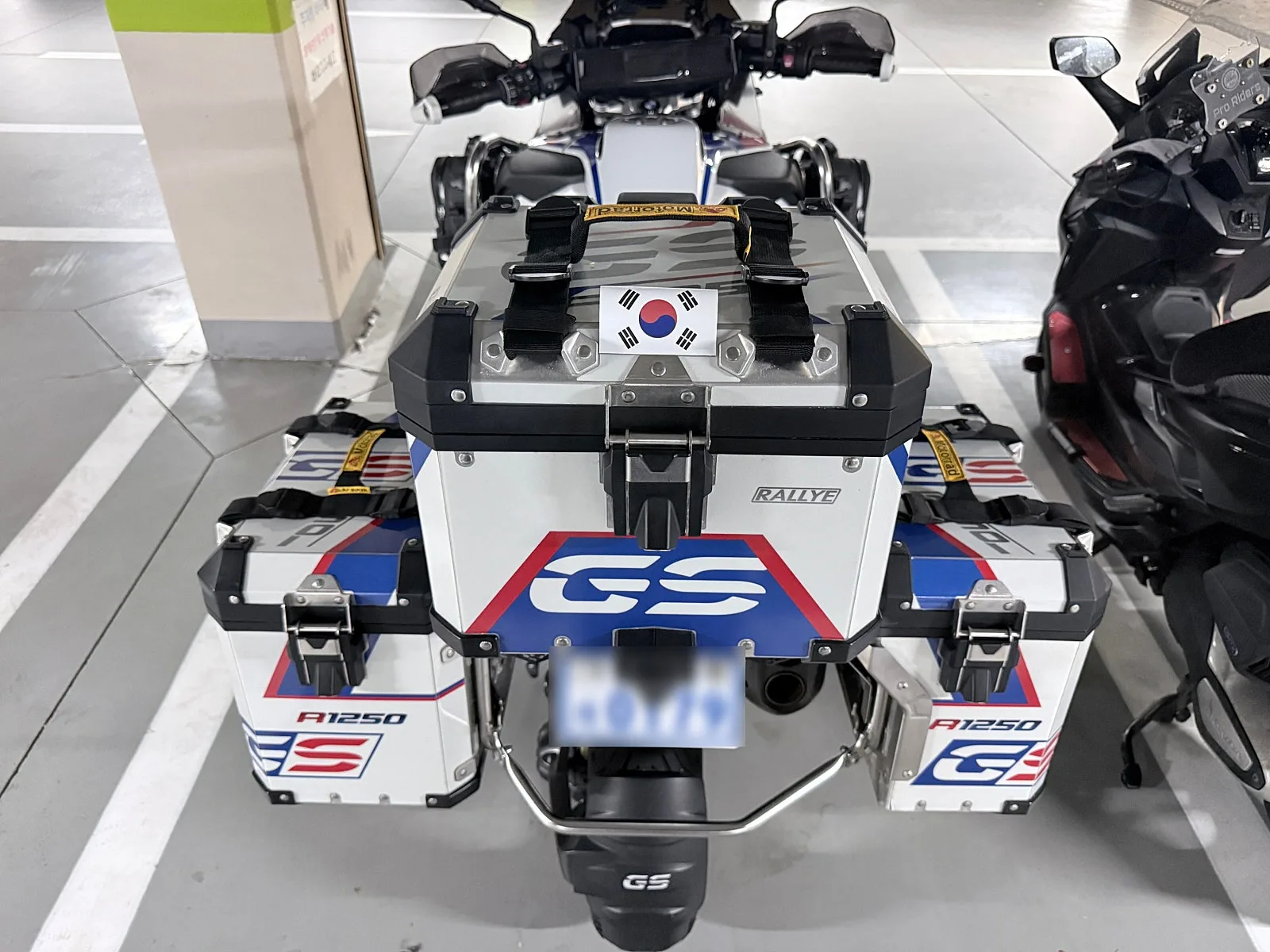 BMW R 1250 GS ADV 2022 실버 사진 6